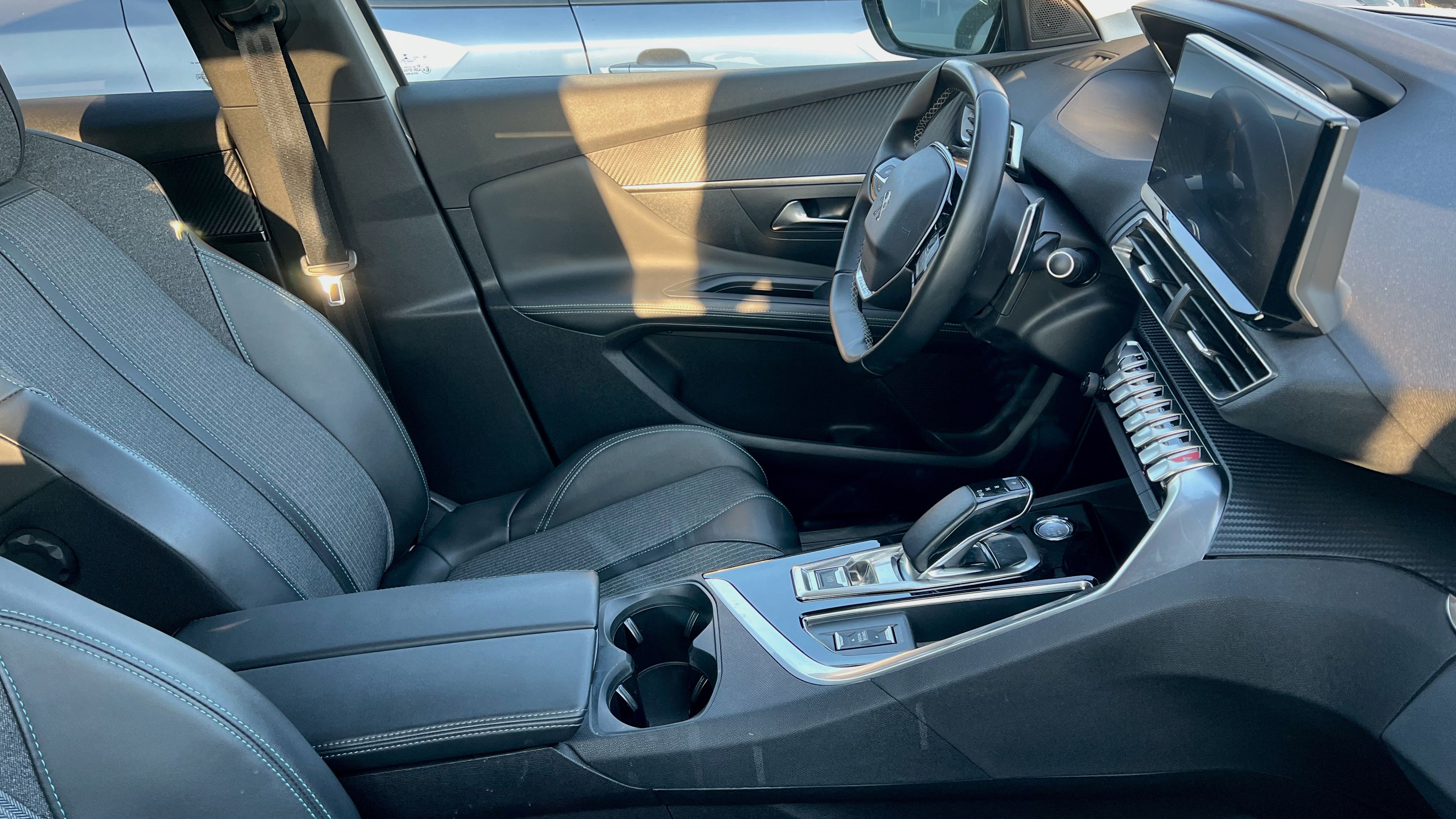 Peugeot 3008, PluIn-Hybrid Autom Kuze Allure - fotka 5