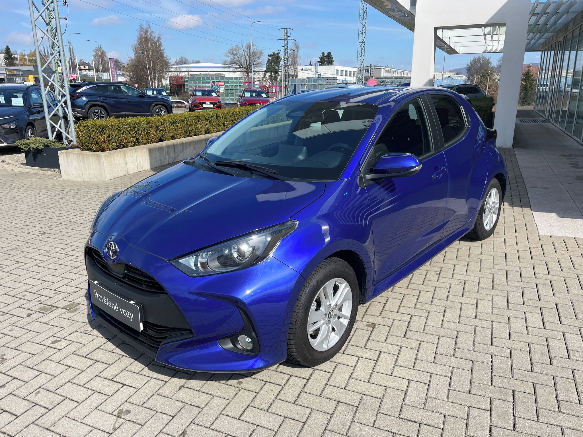 Toyota Yaris, 1.5 Hybrid e-CVT Comfort - fotka 2