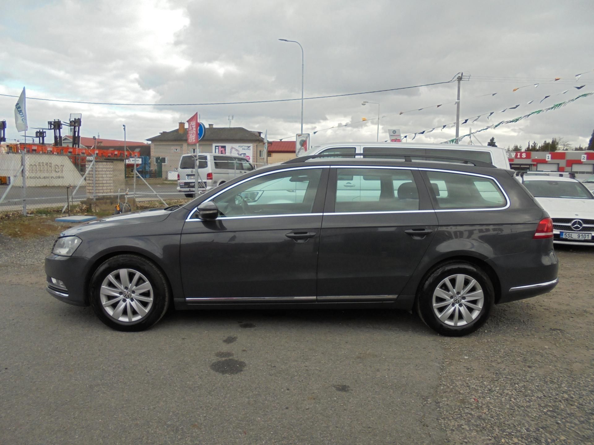 Volkswagen Passat, 2.0TDI-103kw-NAVIGACE-ROZVODY - fotka 4