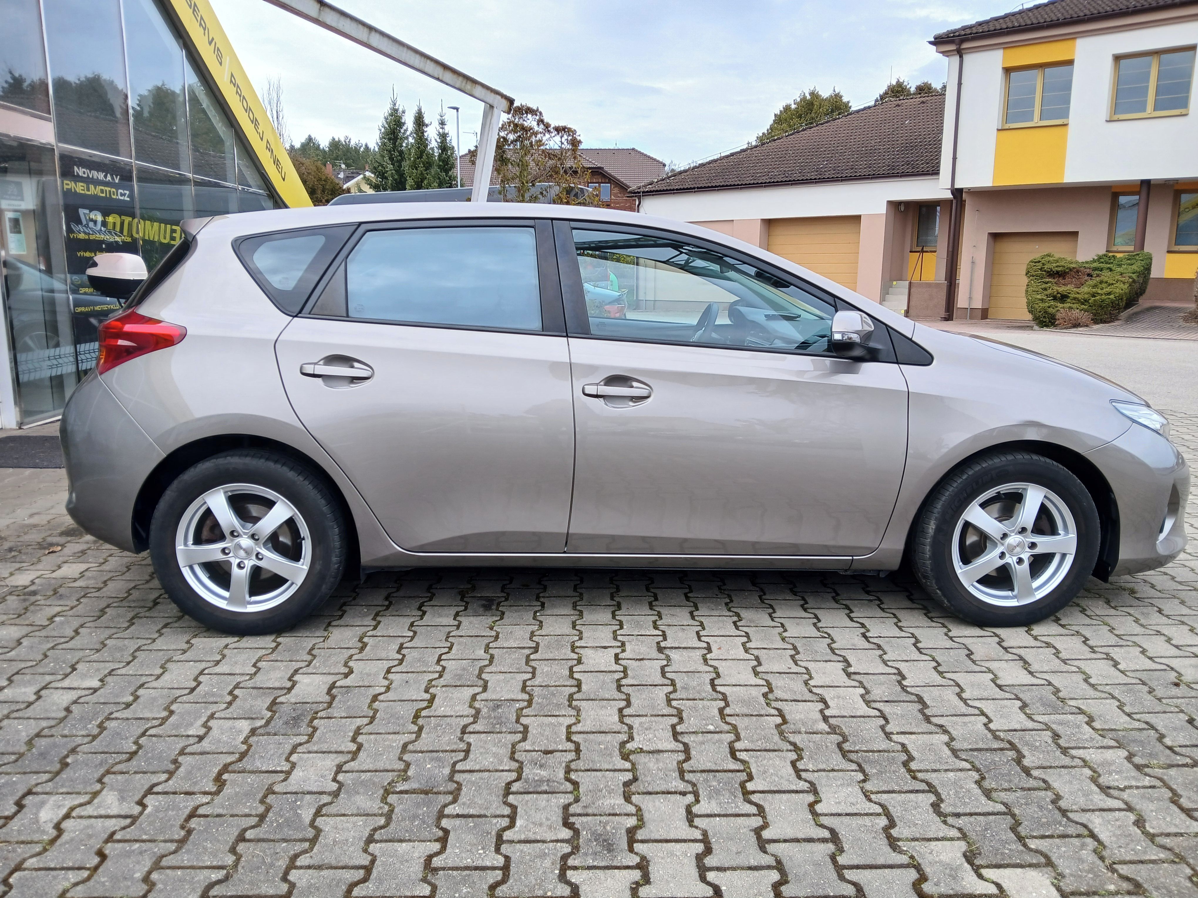 Toyota Auris, 1.3VVT-i, 73kW, 83tis.km - fotka 6