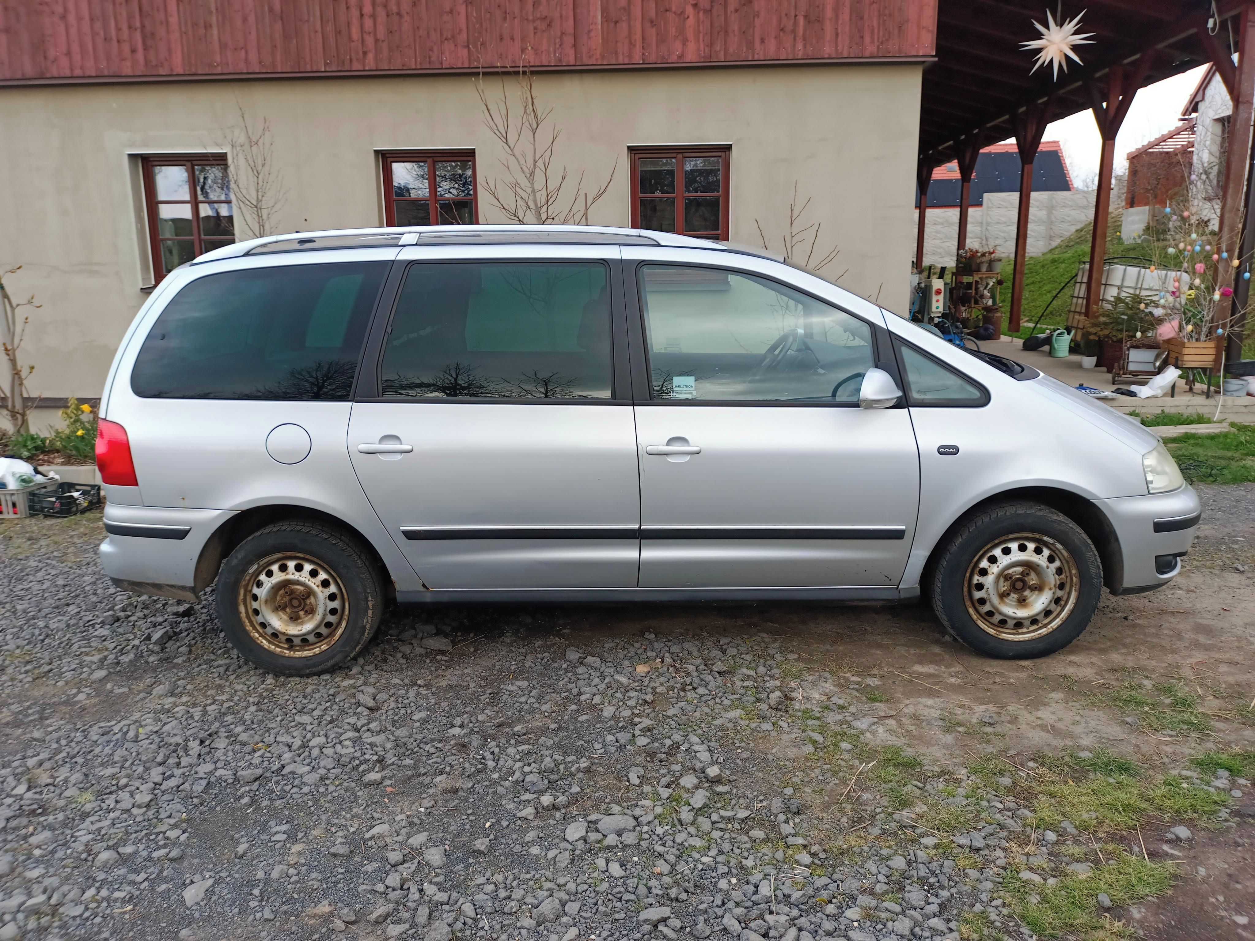 Volkswagen Sharan, 1,9 1.9 TDi ASZ 96kW tažné - fotka 3