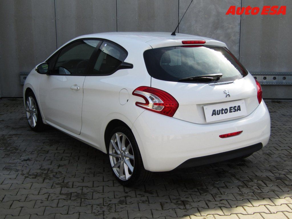 Peugeot 208, 1.2 VTi,AC,temp - fotka 6