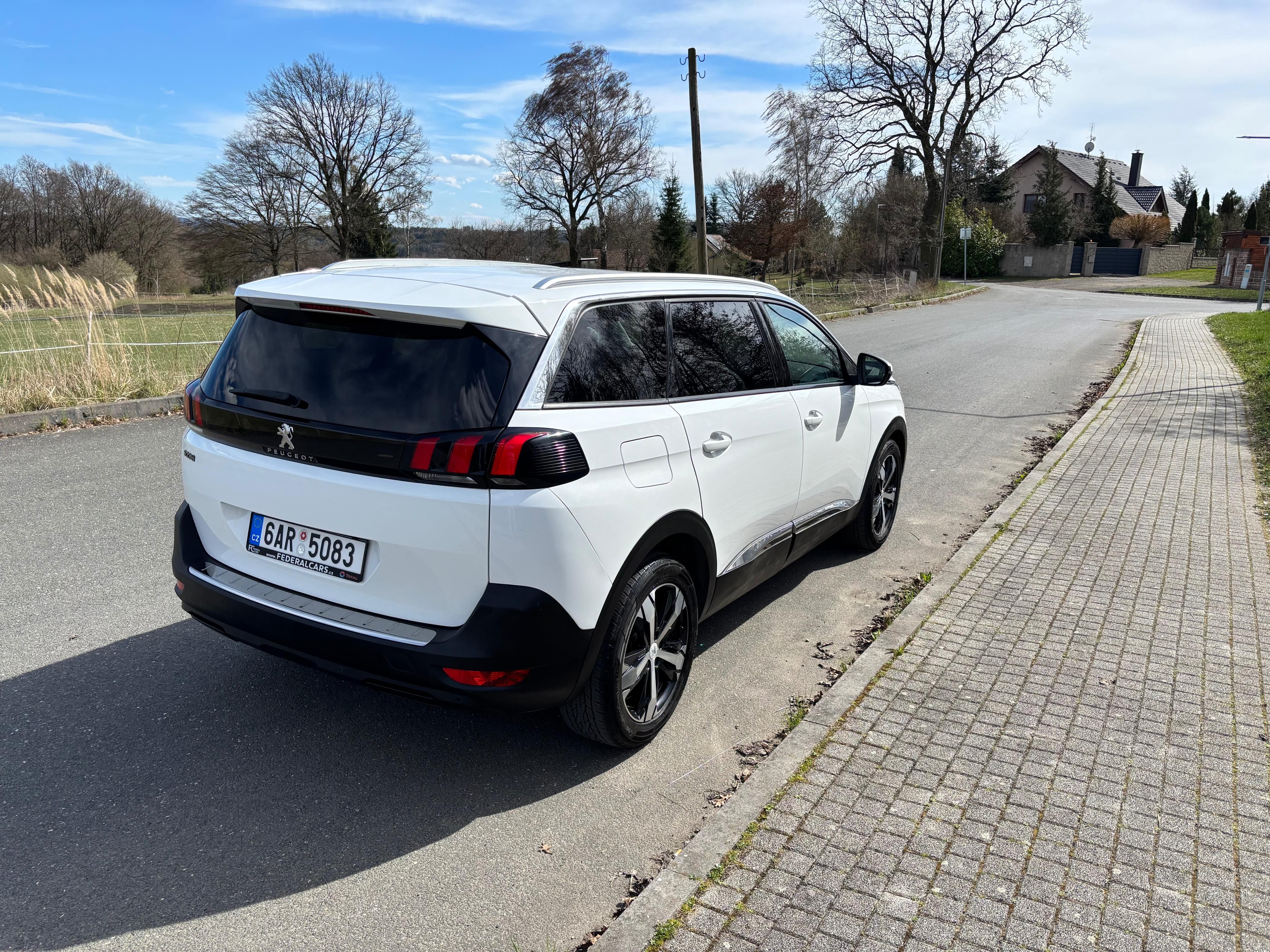 Peugeot 5008, 1.2 ALLURE,AUT,1MAJ,ČR - fotka 4