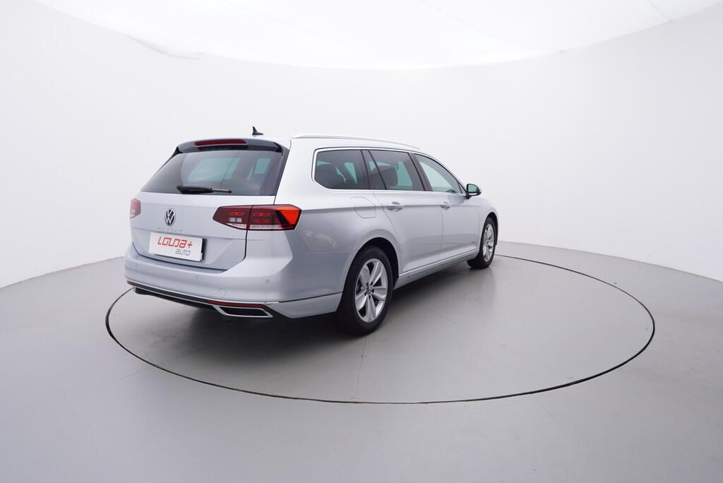 Volkswagen Passat Variant, Elegance 2.0 TDI 110 kW - fotka 5