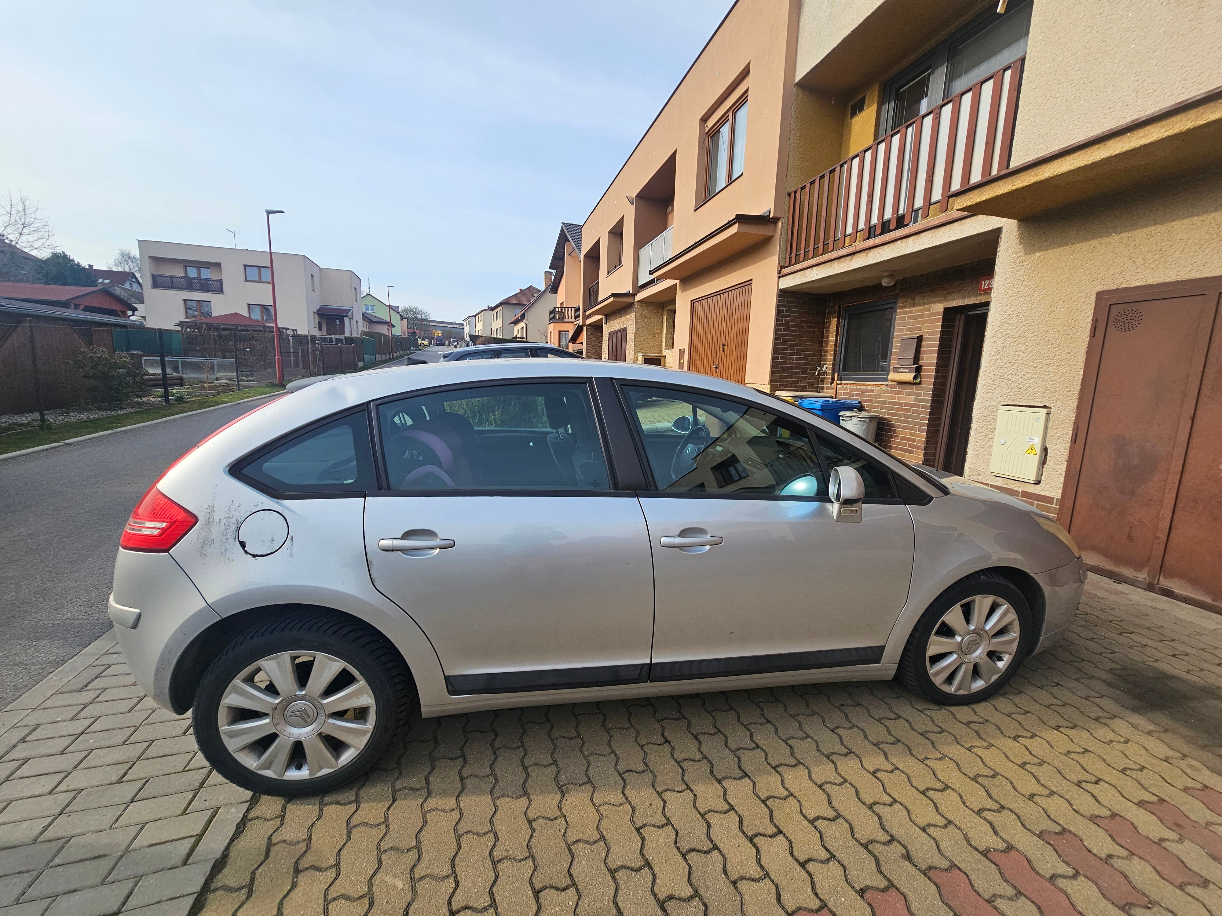 Citroën C4, benzín, automat - fotka 6