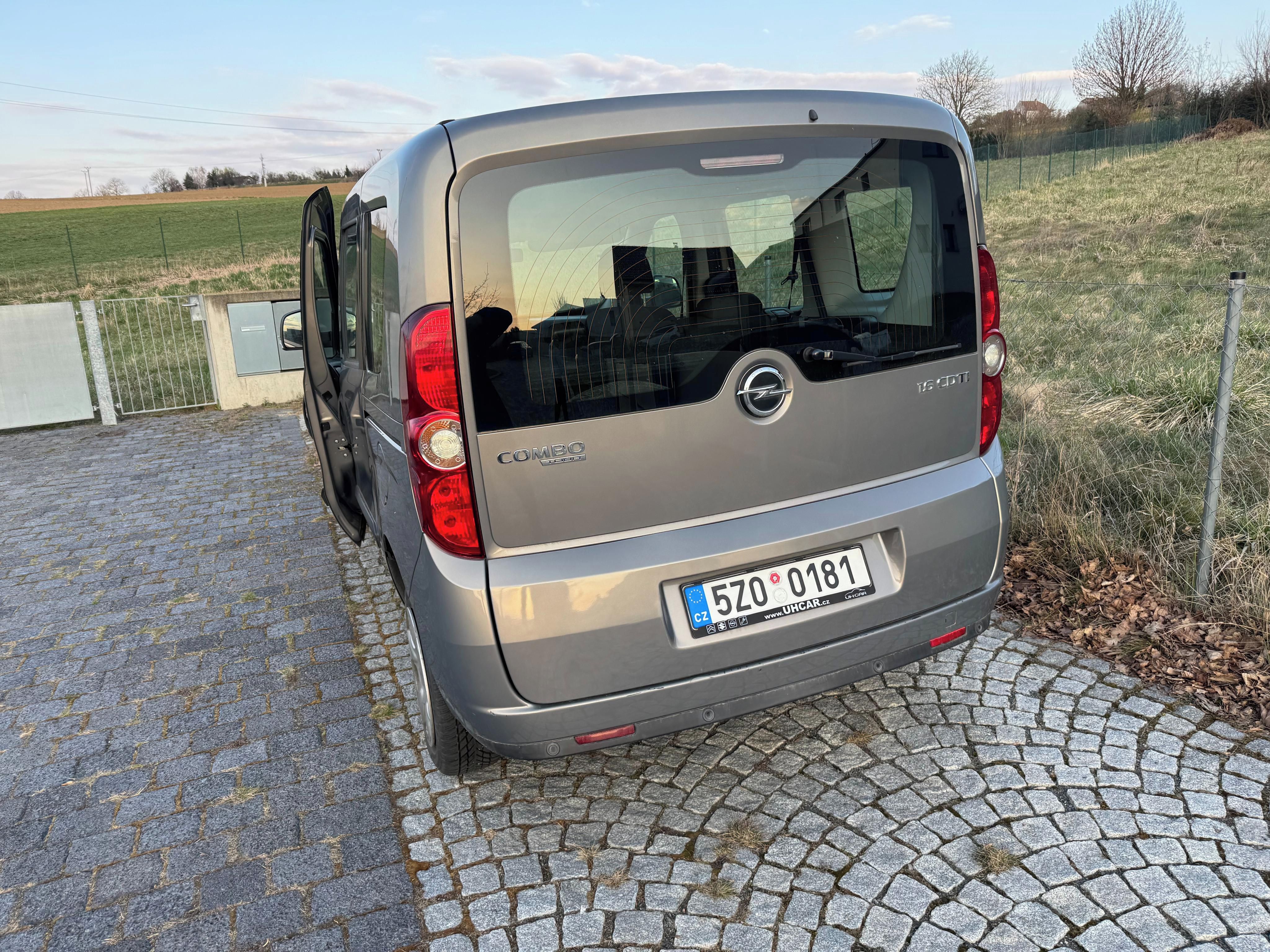 Opel Combo - fotka 2