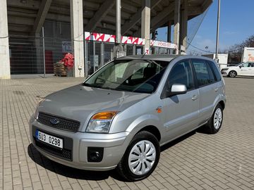 1.6i, 74kw Původ ČR 83t. KM!!