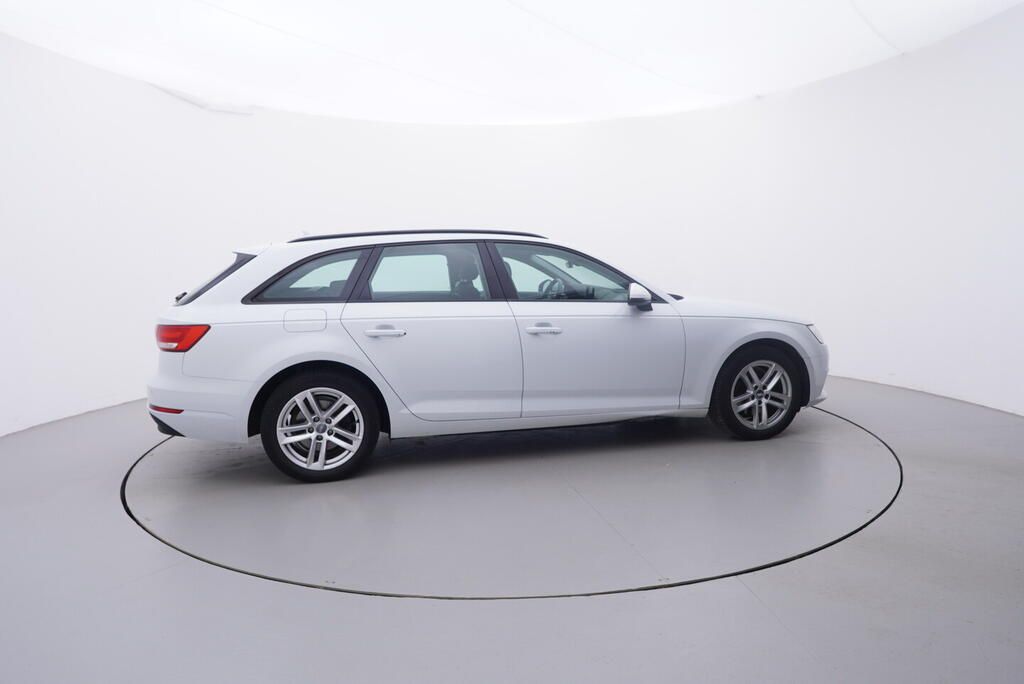 Audi A4 Avant, Ultra 2.0 TDI 110 kW - fotka 6