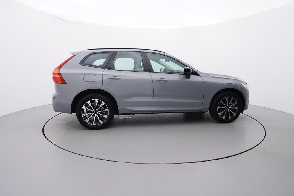 Volvo XC60, Plus Dark 2.0 B4 145 kW - fotka 6