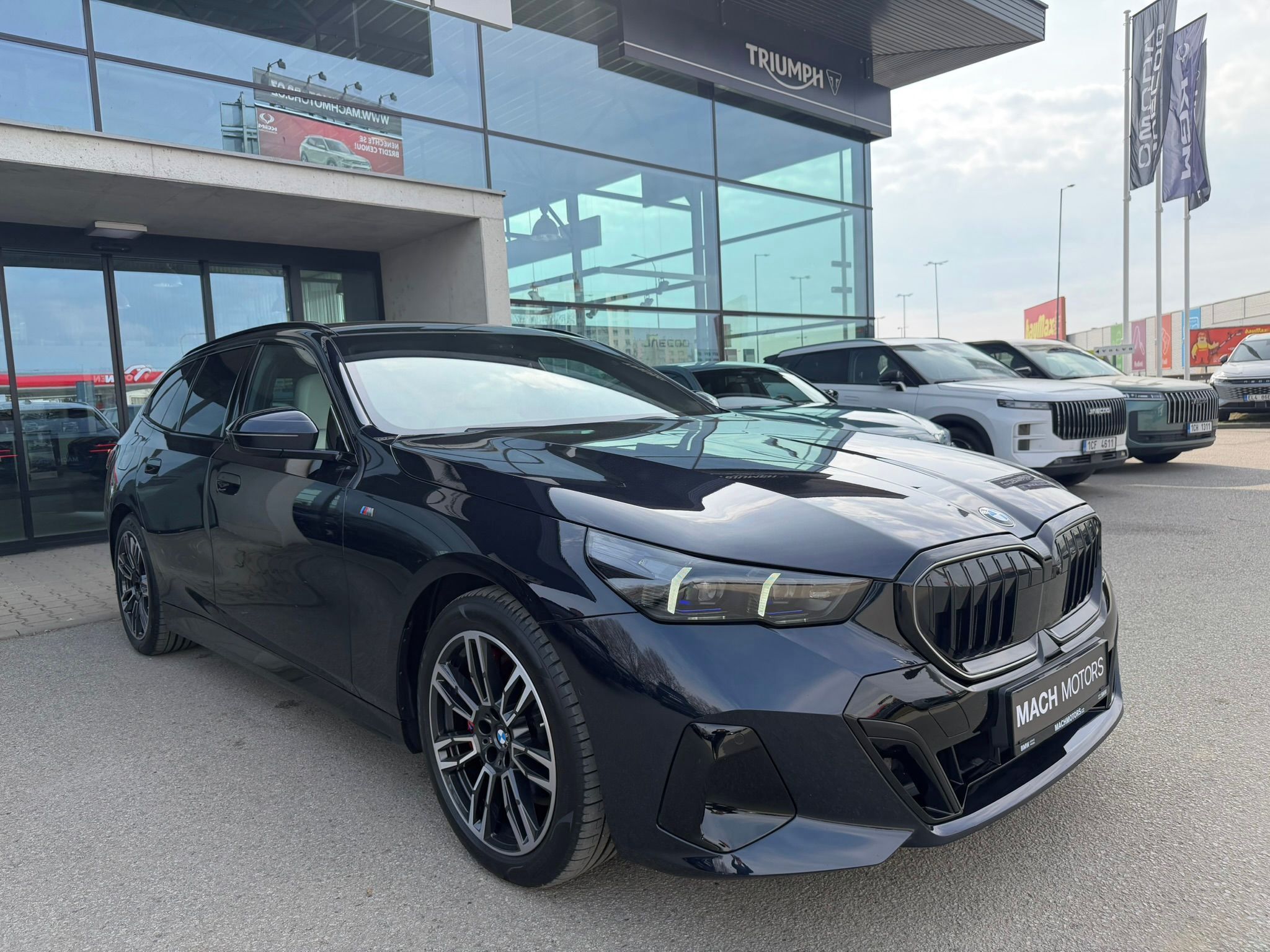 BMW Řada 5, 540dx Touring 10/2025 TOP - fotka 6