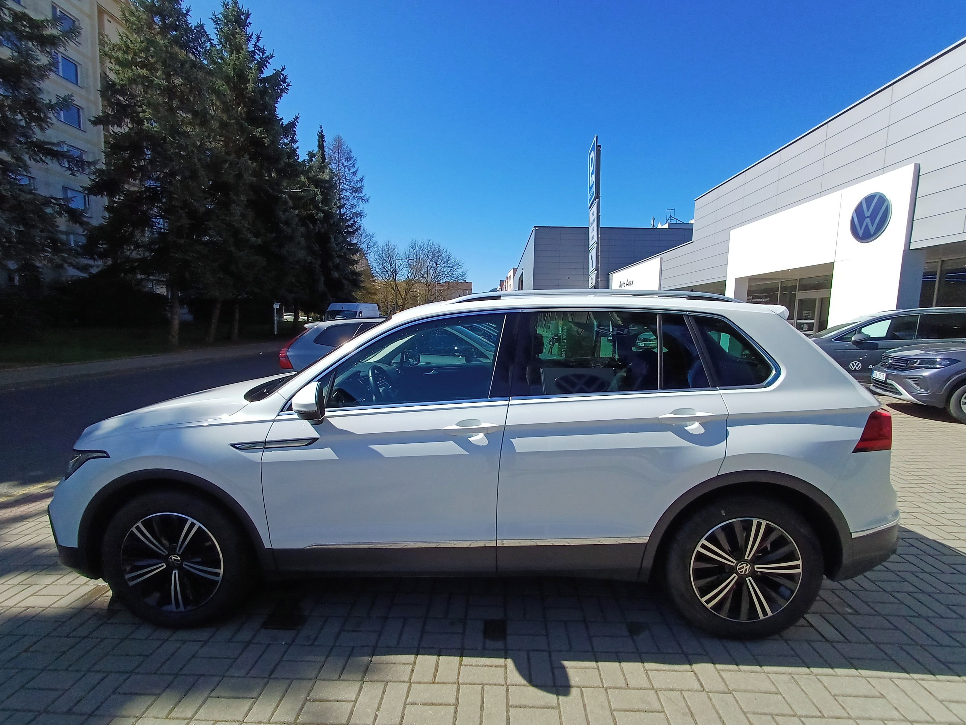 Volkswagen Tiguan, VW Tiguan 1,5 110kW 6G - fotka 3