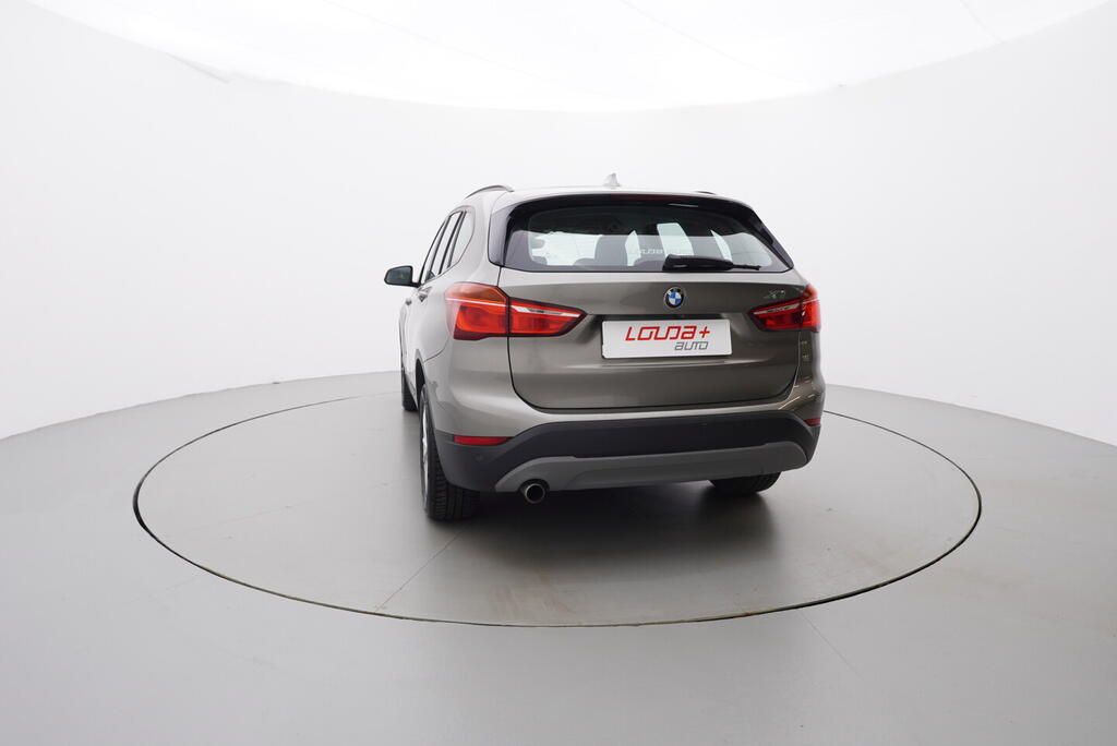 BMW X1, 2.0 110 kW - fotka 4