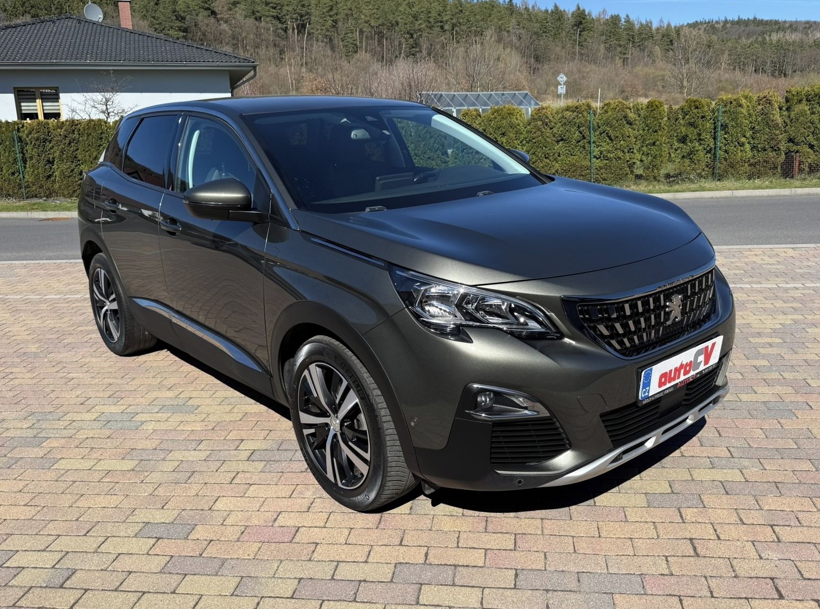 Peugeot 3008, 1.2 PureTech 96kW ALLURE - fotka 5