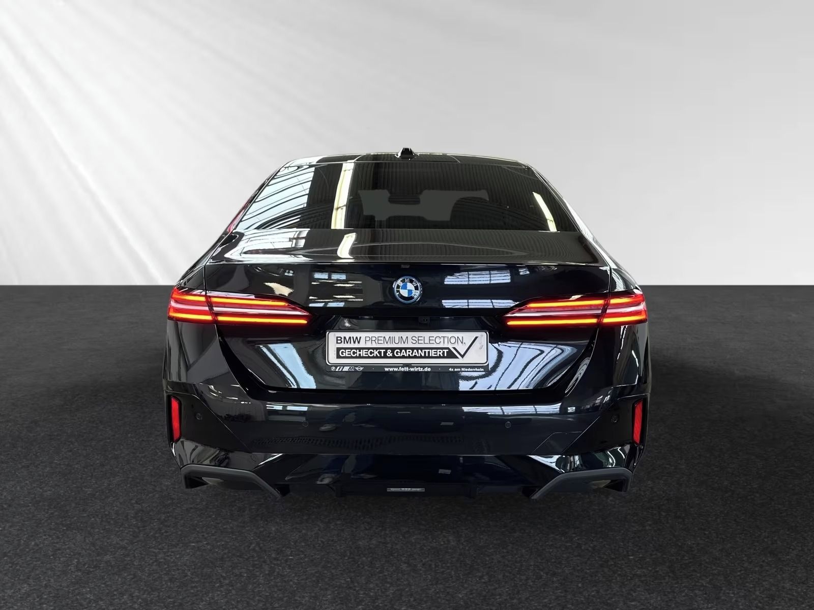BMW Řada 5, 550e xDrive M Sport Panorama - fotka 3