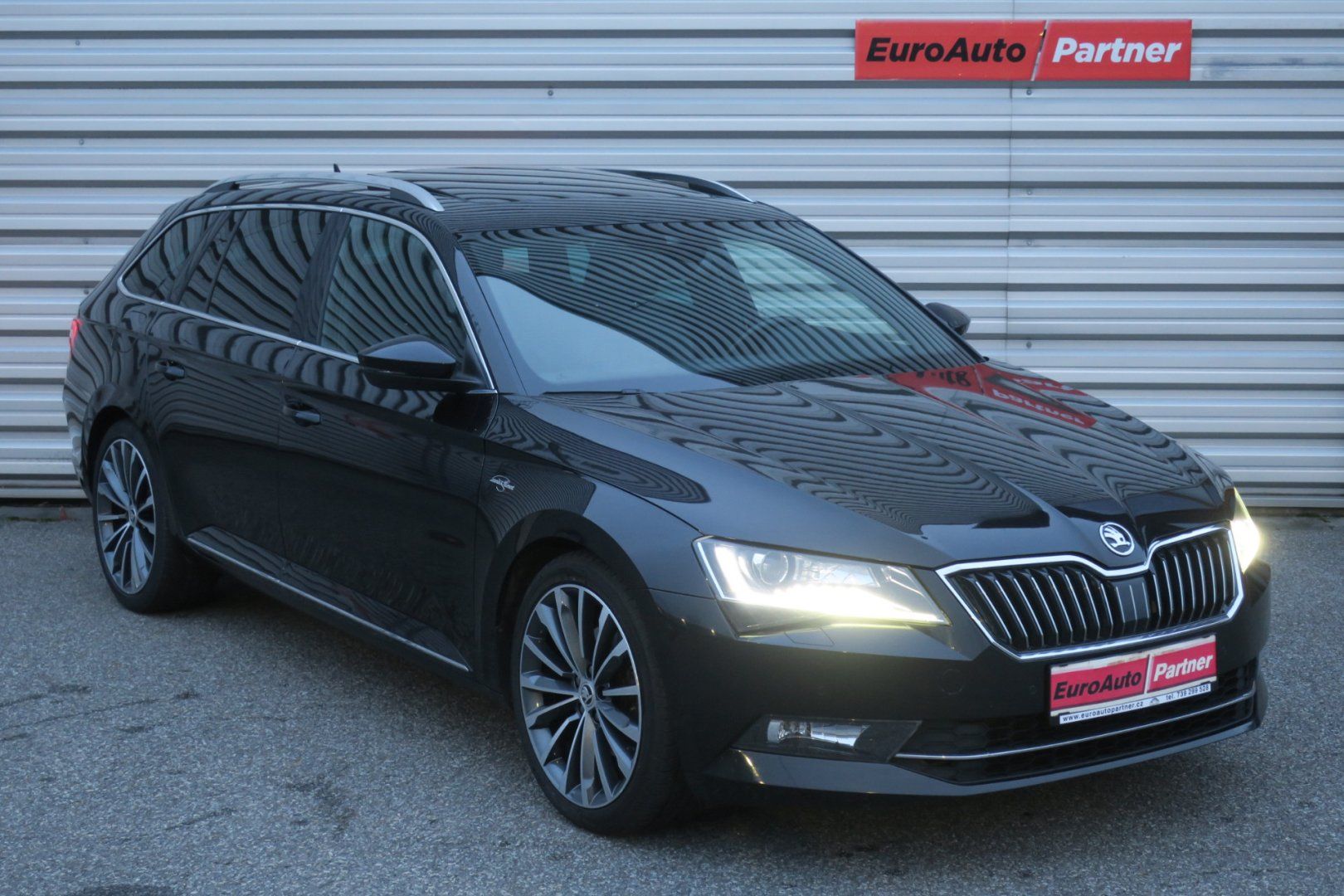 Škoda Superb, 2.0 TDI 140kW 4x4 L&K DSG - fotka 5