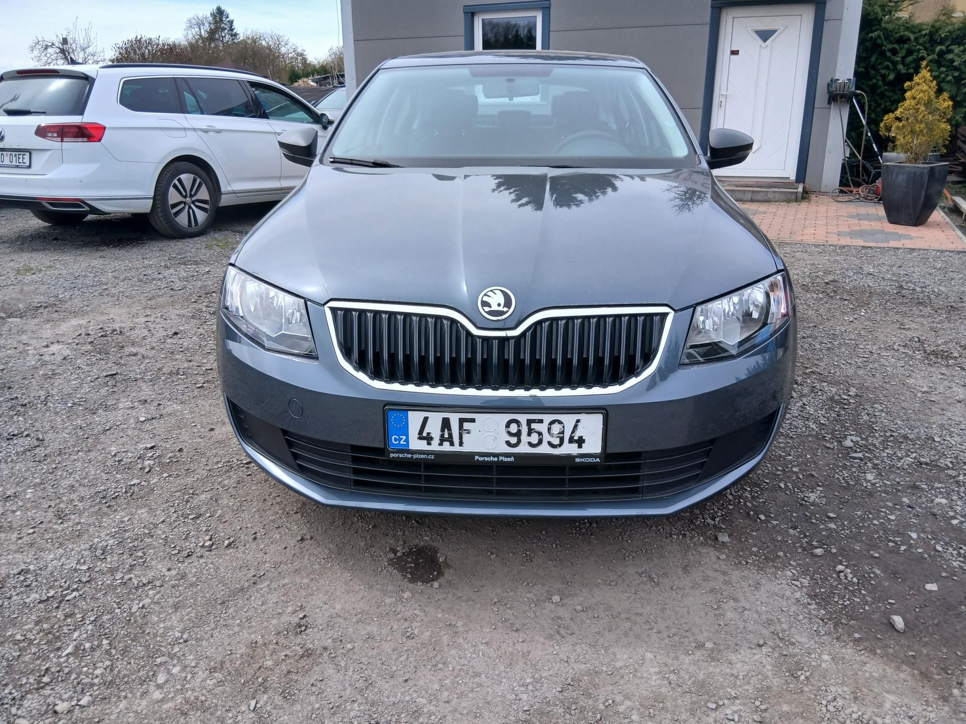 Škoda Octavia, 1.2 TSI, 99tis km najeto - fotka 4