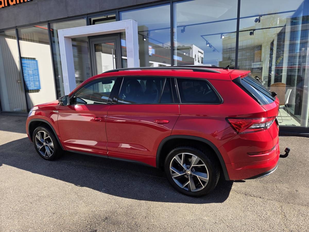 Škoda Kodiaq, 2.0 TDI DSG 4x4 Sportline 7mís - fotka 2