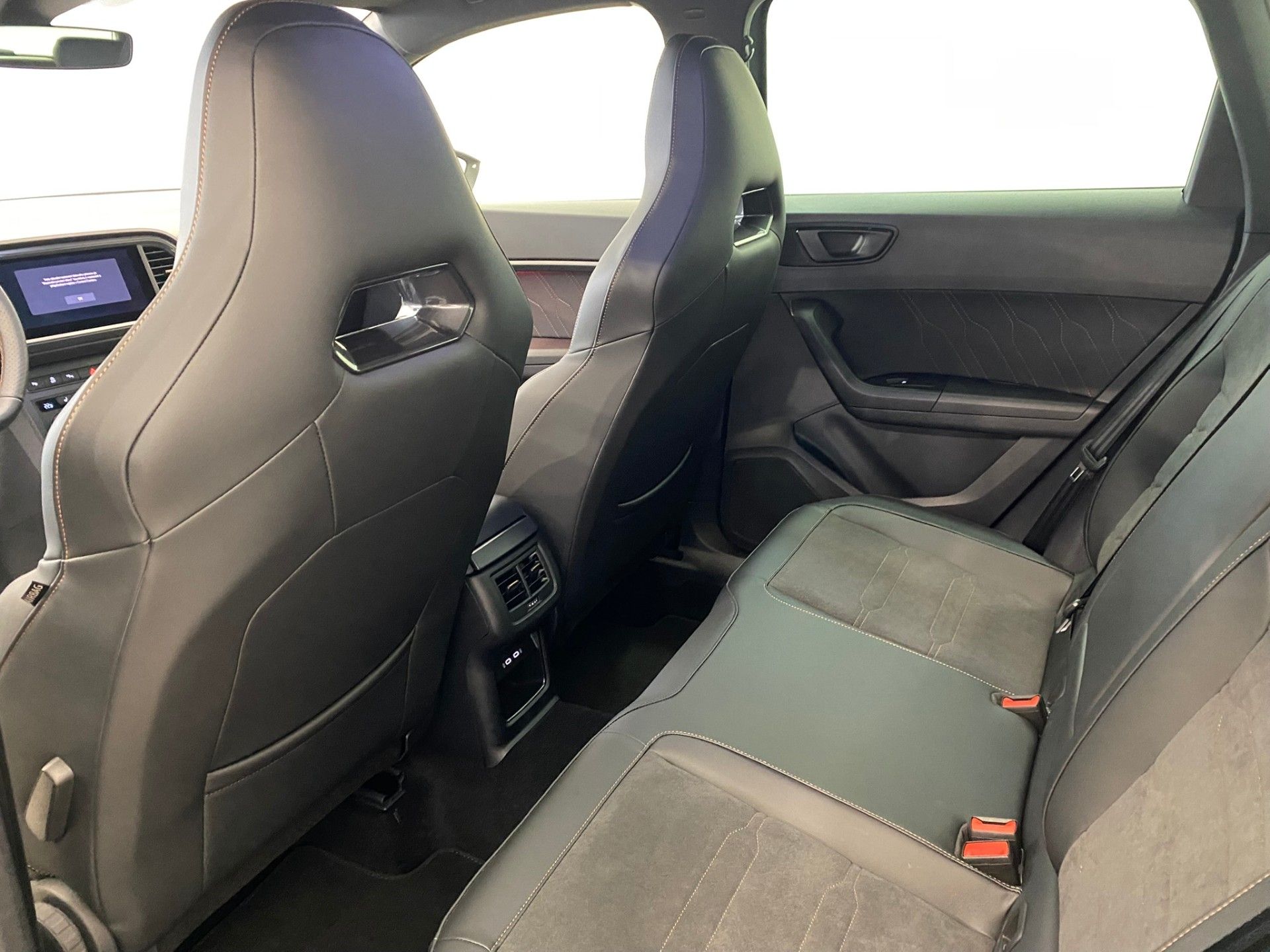 Cupra Ateca, 2.0 TSI 221kW DSG 4Drive - fotka 6