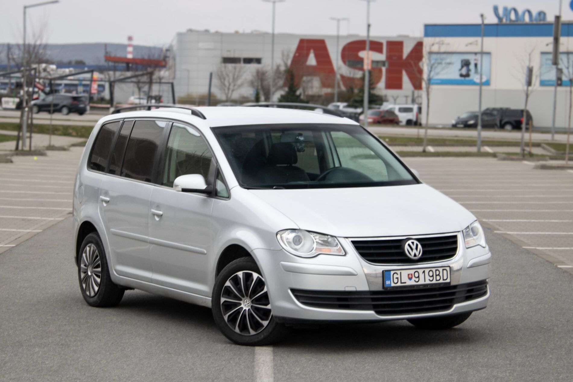 Volkswagen Touran - fotka 3