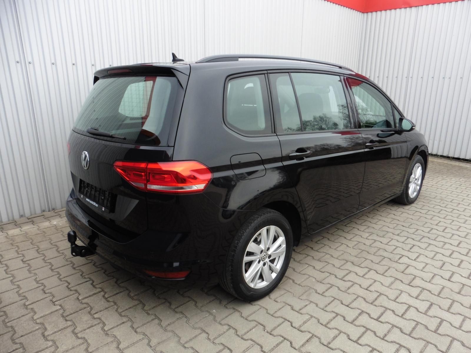 Volkswagen Touran, 2.0 TDi Highline Navi - fotka 3