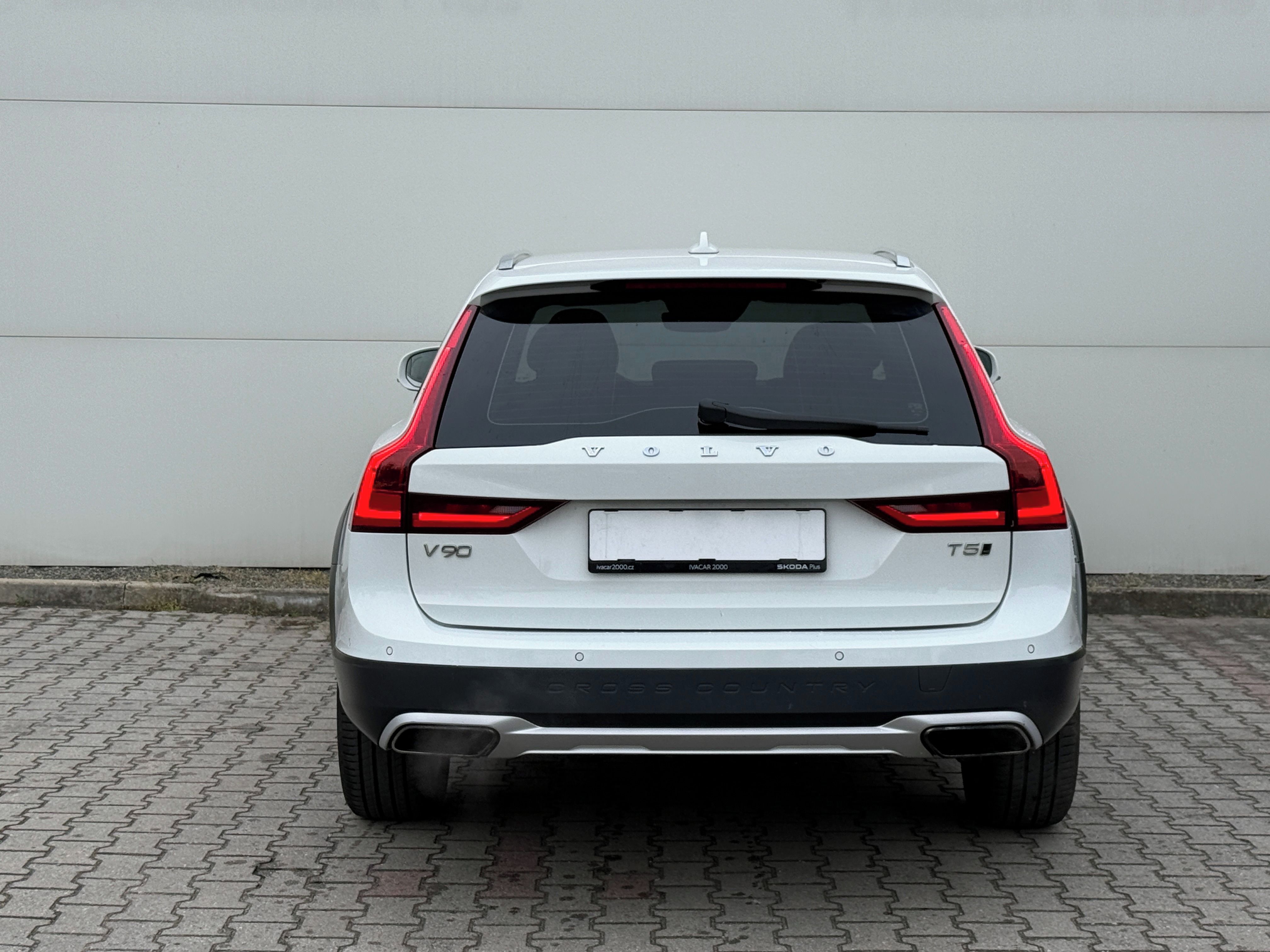 Volvo V90, 2.0i 187 kW CROSS COUNTRY - fotka 5