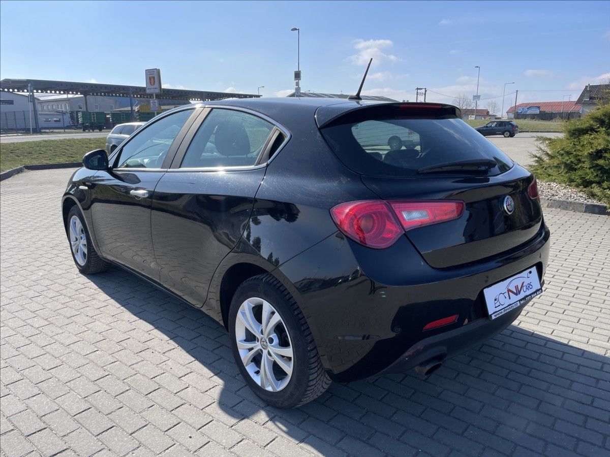 Alfa Romeo Giulietta, 1,4 i 16V TURBO 110KW XENON, o - fotka 3