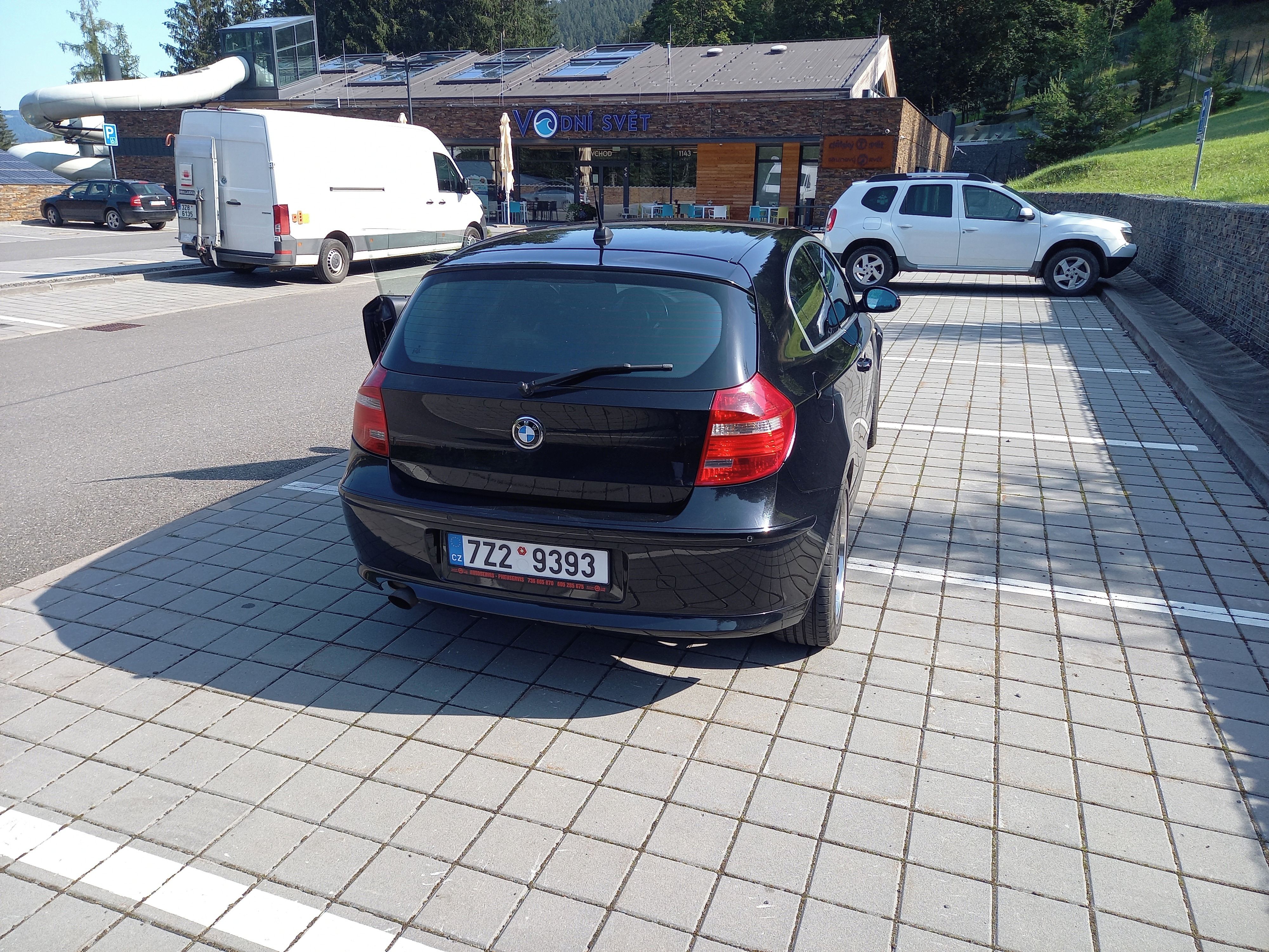 BMW Řada 1, BMW 116i E81 coupe, 90 kW - fotka 4