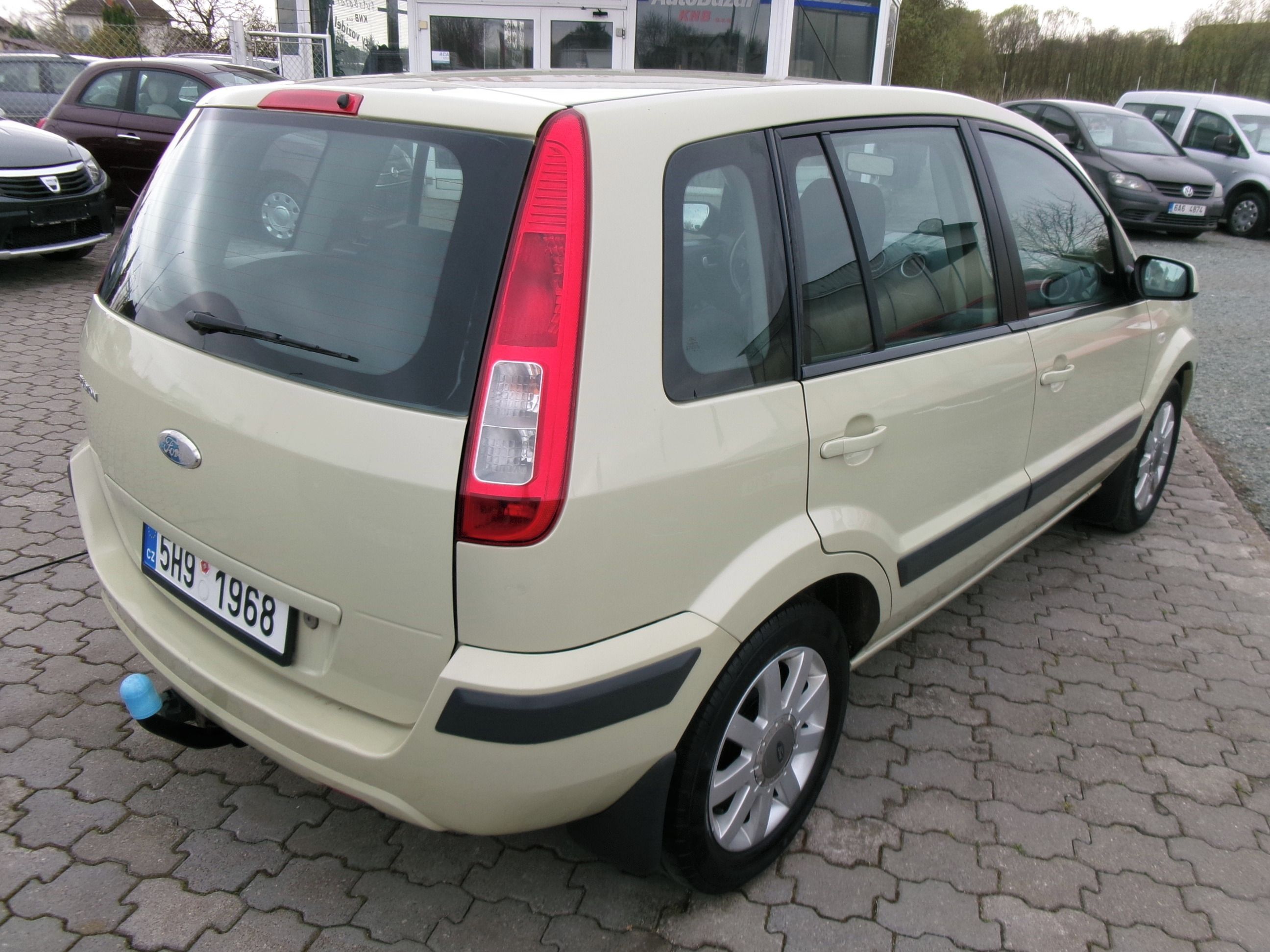 Ford Fusion, 1.4i CZ,serviska,2x kola - fotka 6