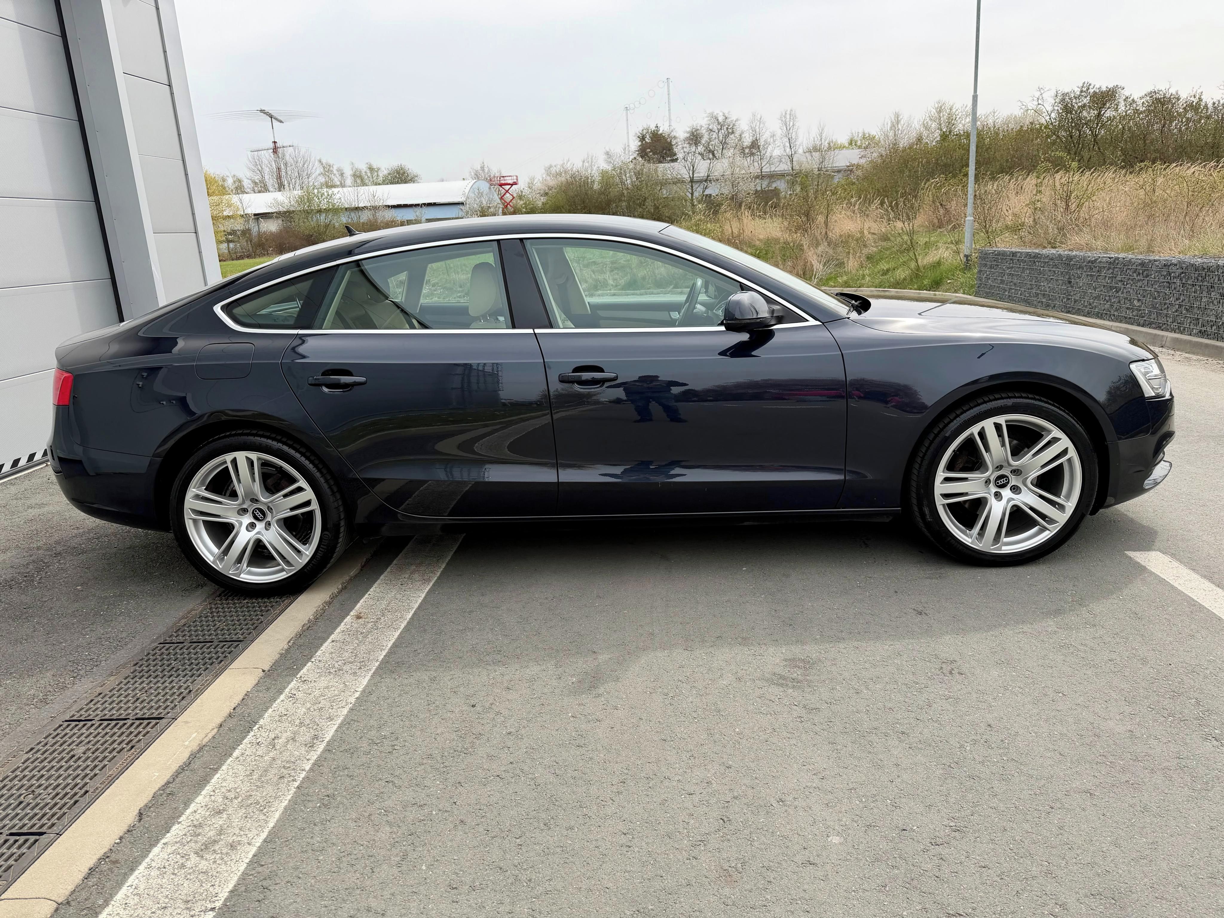 Audi A5, 2.0 TDI SPORTBACK - fotka 4