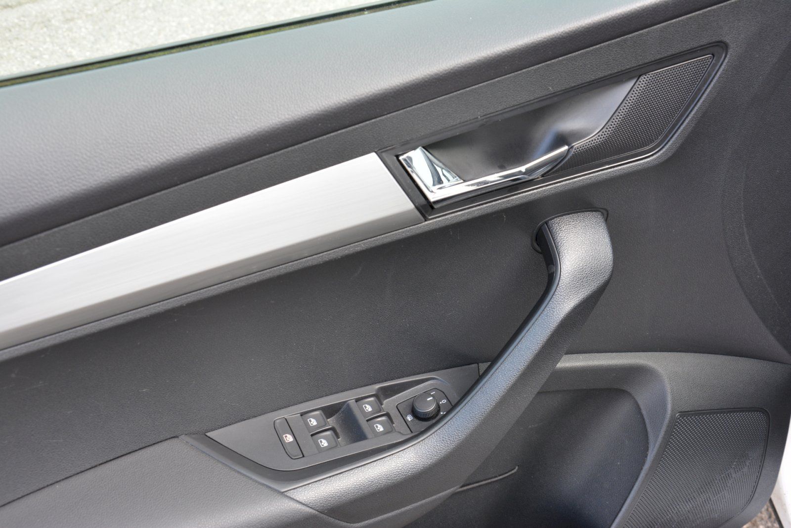 Škoda Karoq, 1.0 TSI 81 kW Ambition - fotka 6