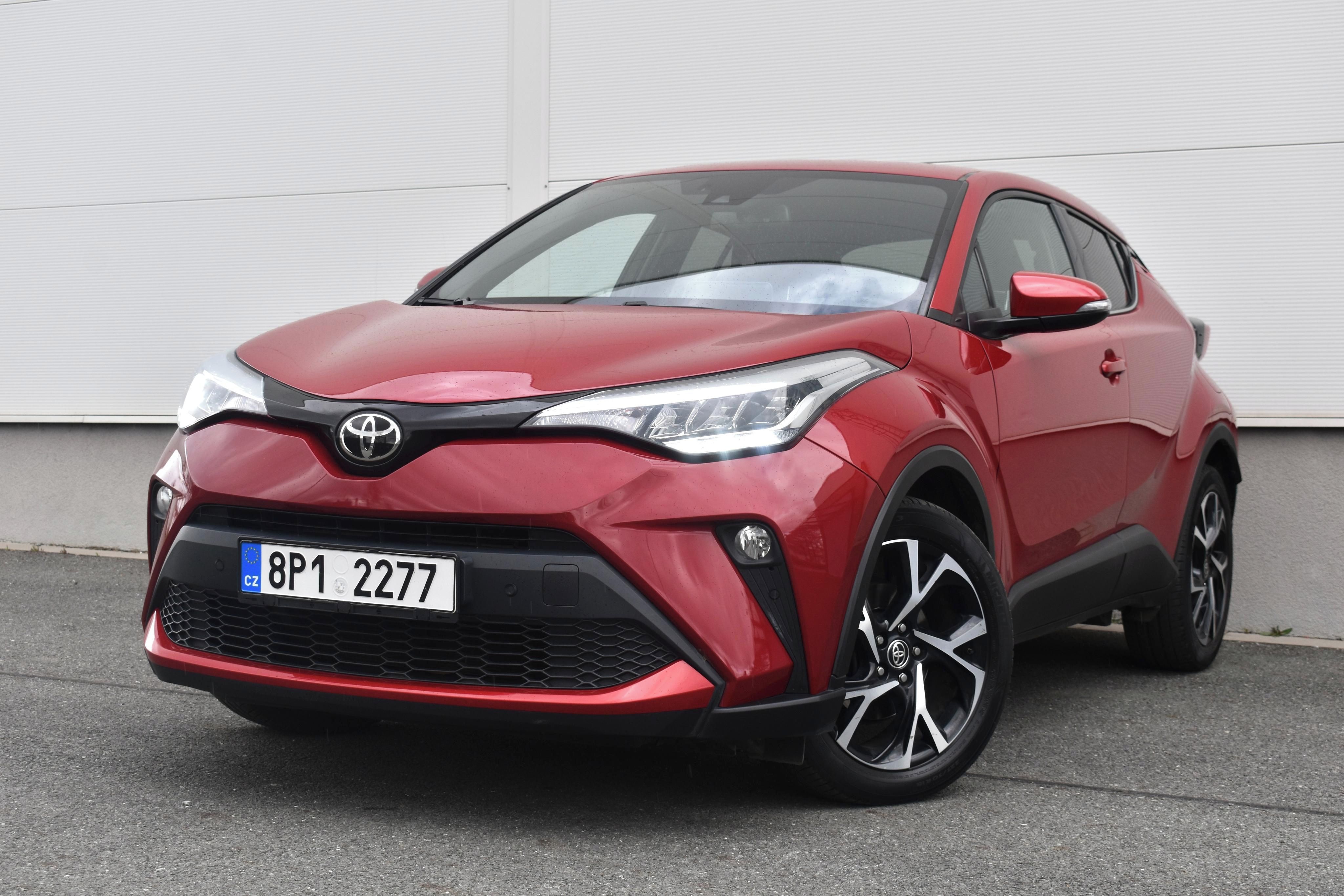 Toyota C-HR, 1.2 Turbo/2020/85kW/MANUÁL - fotka 3