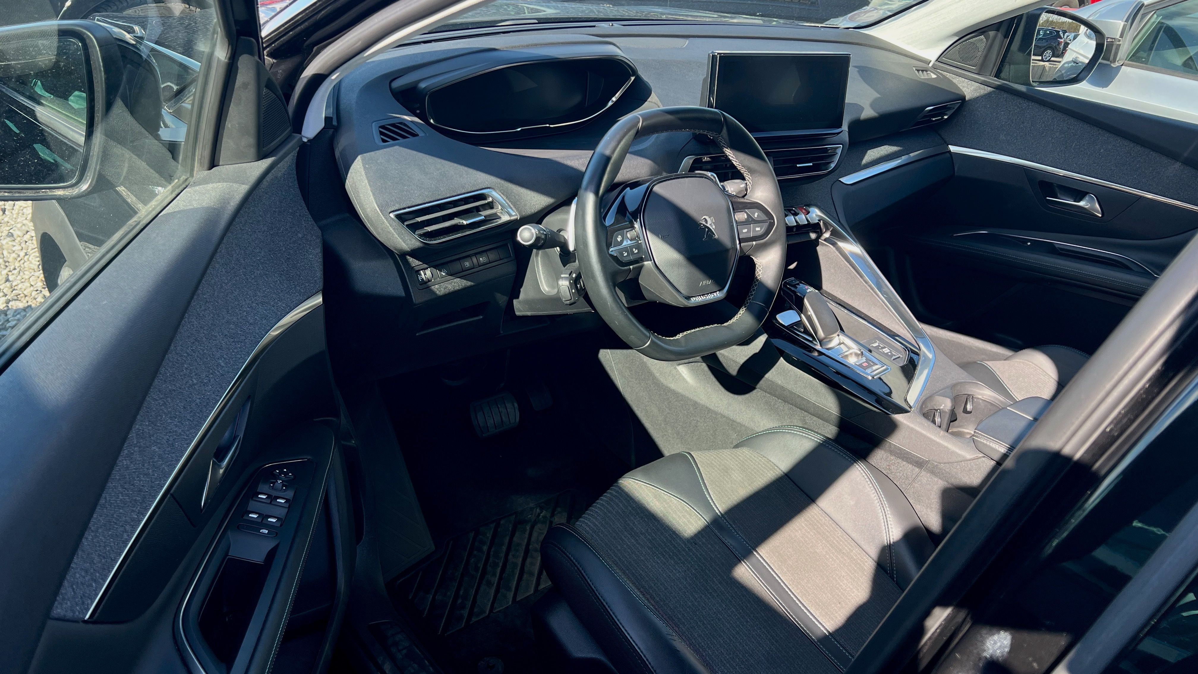 Peugeot 3008, PluIn-Hybrid Autom Kuze Allure - fotka 6