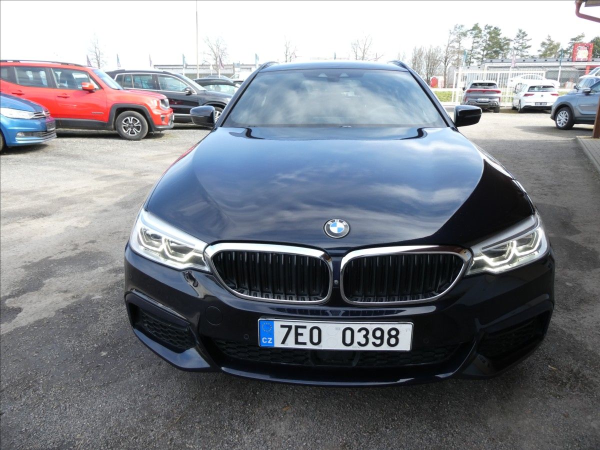 BMW Řada 5, 3,0 540d xDrive 235kW MPaket - fotka 4