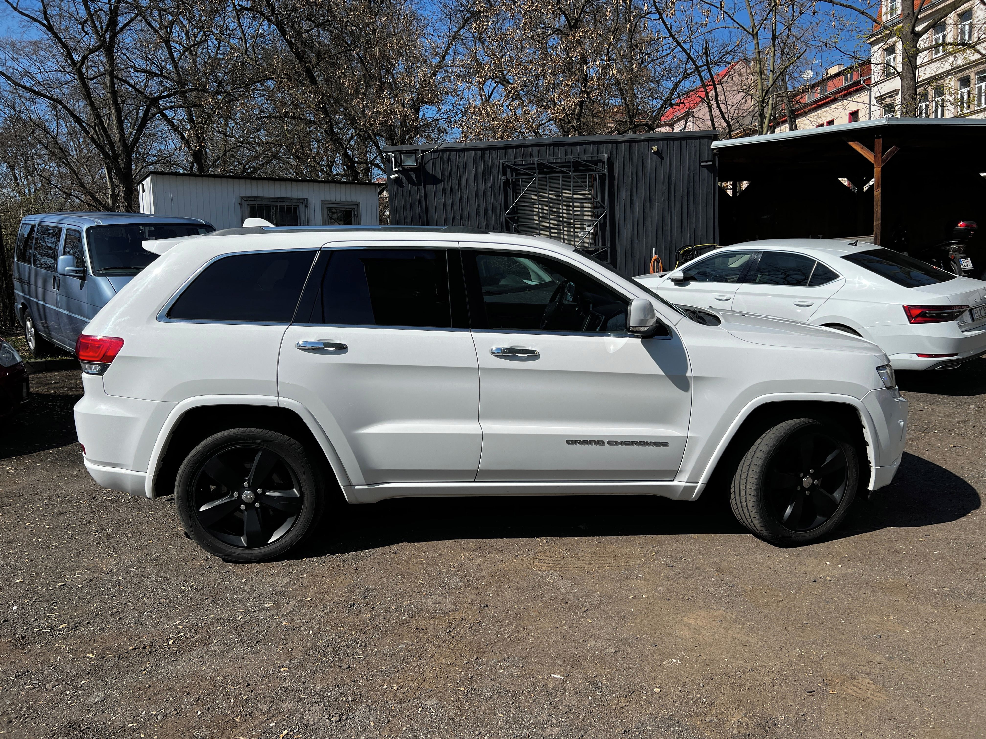 Jeep Grand Cherokee, Overland 3,0 CRDi 184 Kw - fotka 3