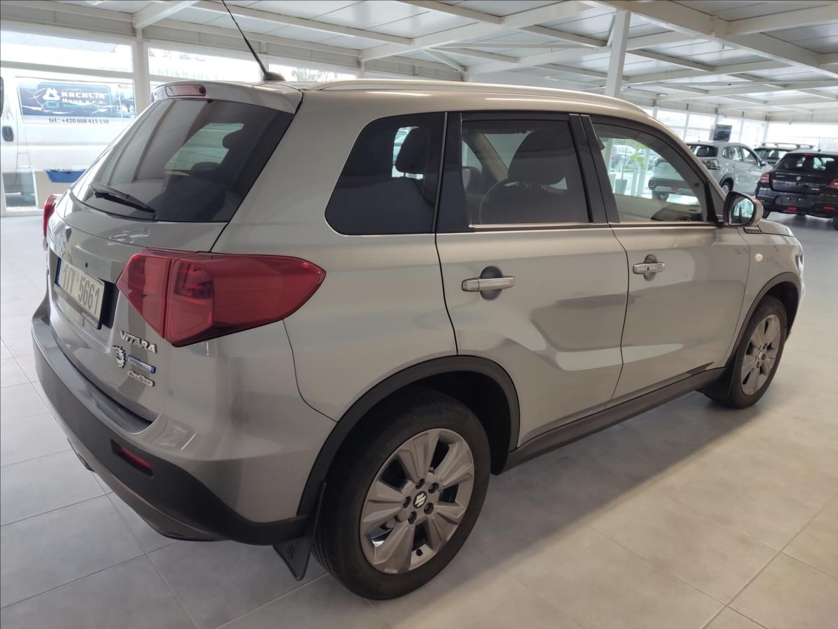 Suzuki Vitara, 1,4   T 4x4 AT Premium + zimní - fotka 3