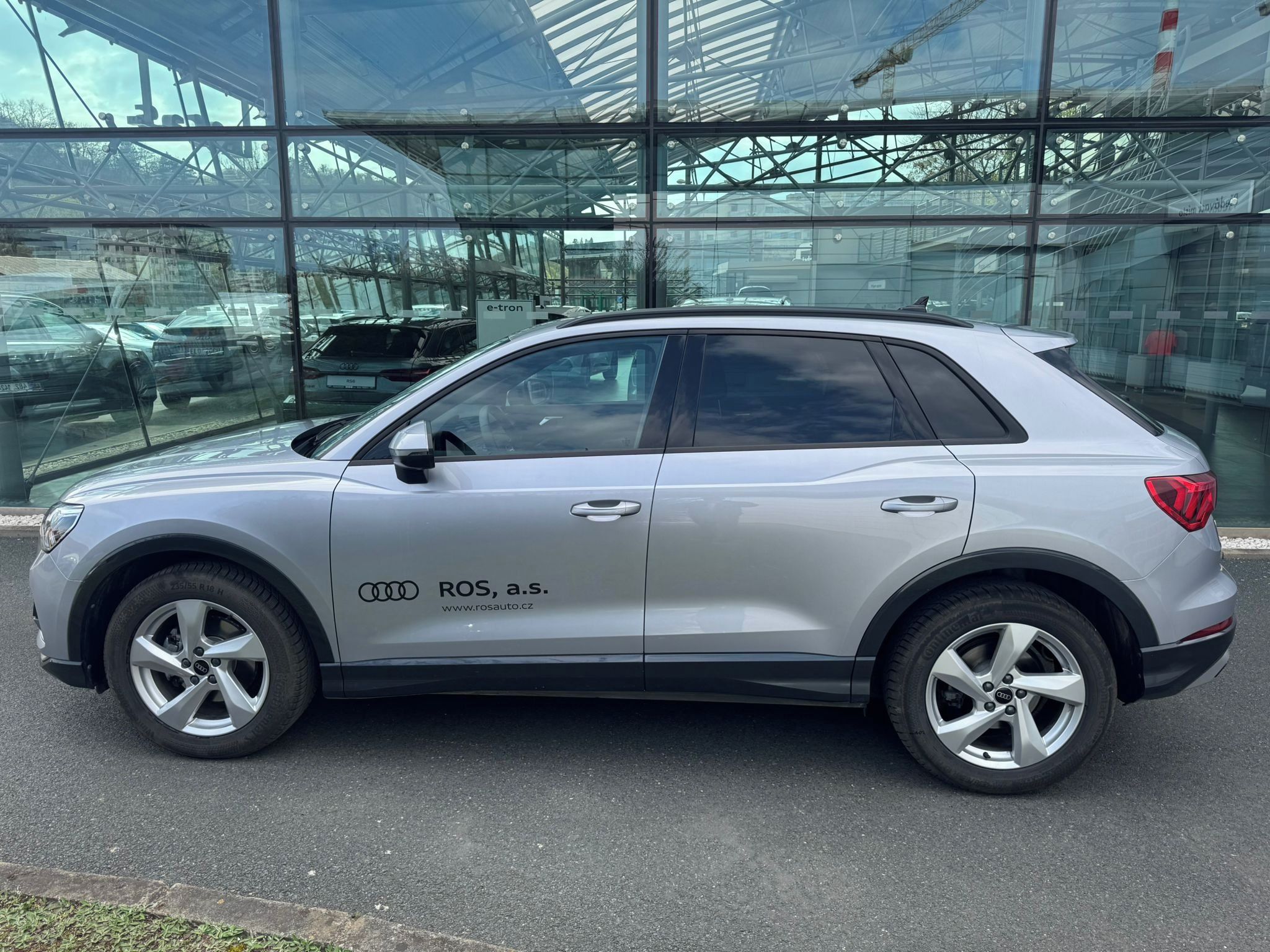 Audi Q3, Advanced 35 TDI 110 kW - fotka 2