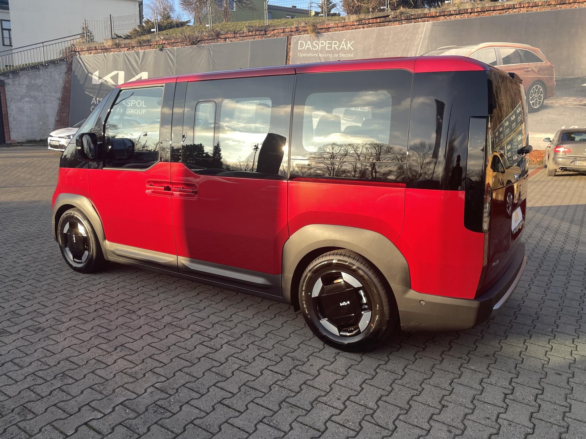 Kia PV5, 5P 4x2 ELITE 120 KW + 71,2 KW - fotka 5