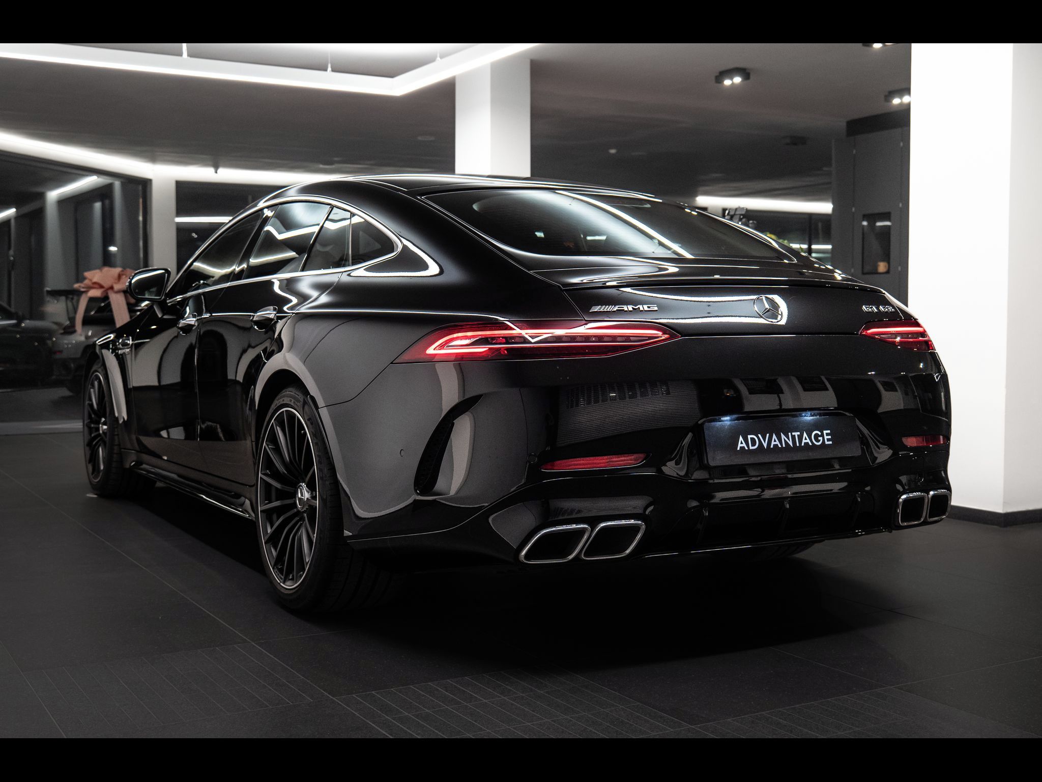 Mercedes-Benz AMG GT, 63 4MATIC+ - fotka 4