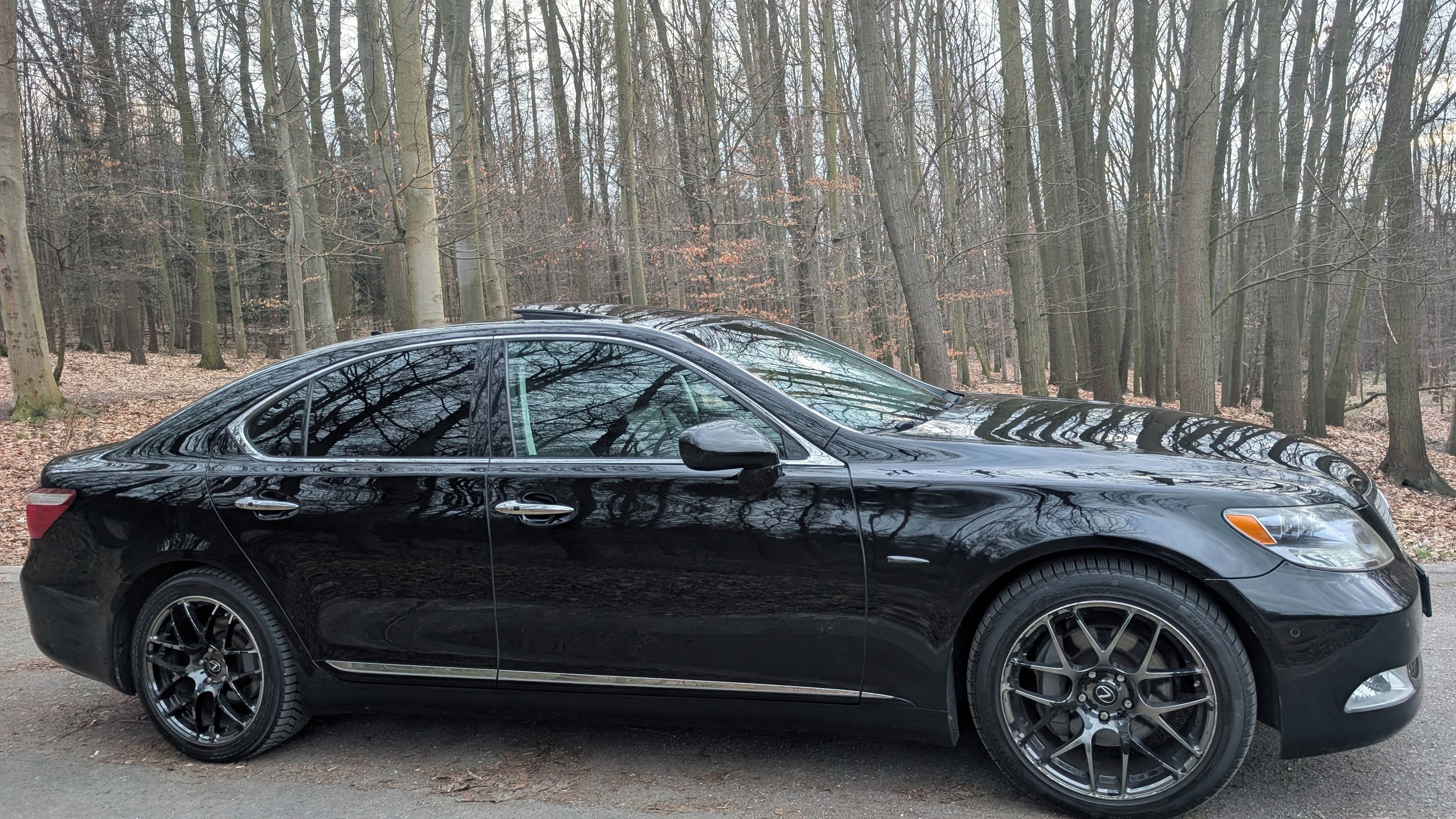 Lexus LS, 460, V8, 280 kW. - fotka 4