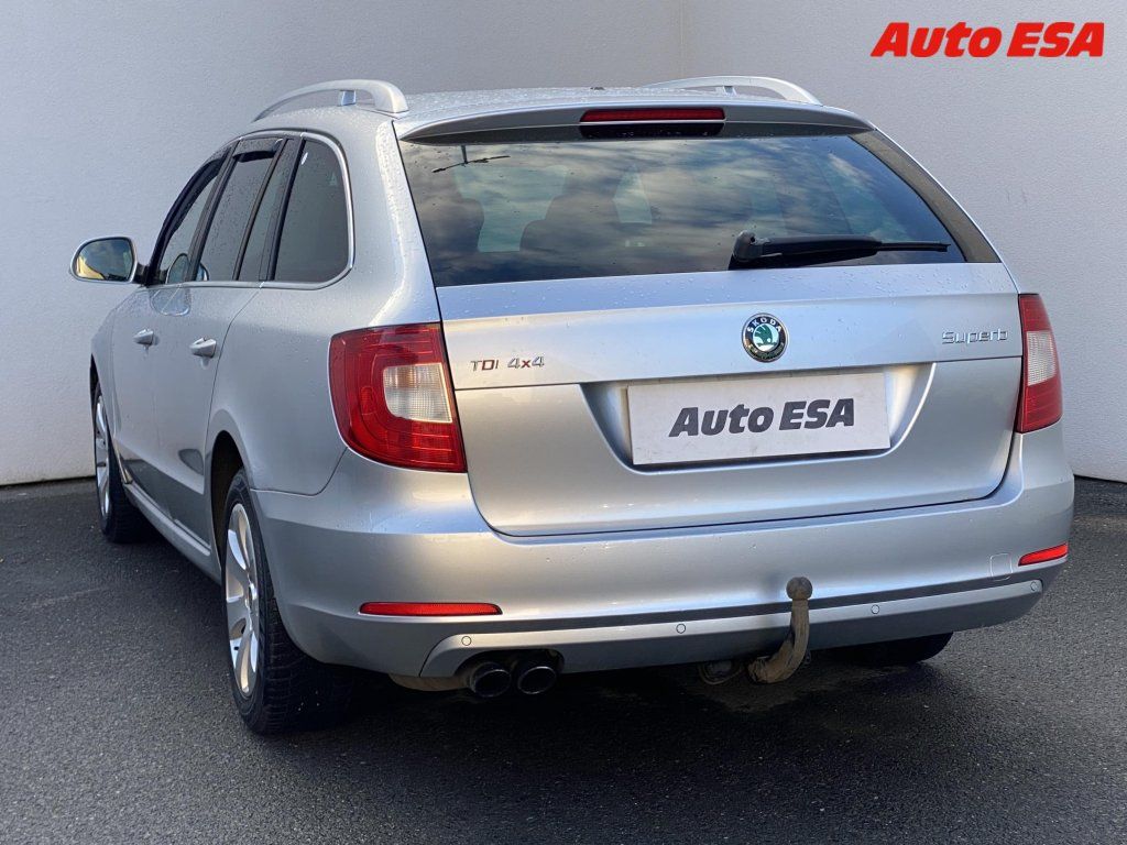 Škoda Superb, 2.0TDi 4x4,Ambition,xenon - fotka 6