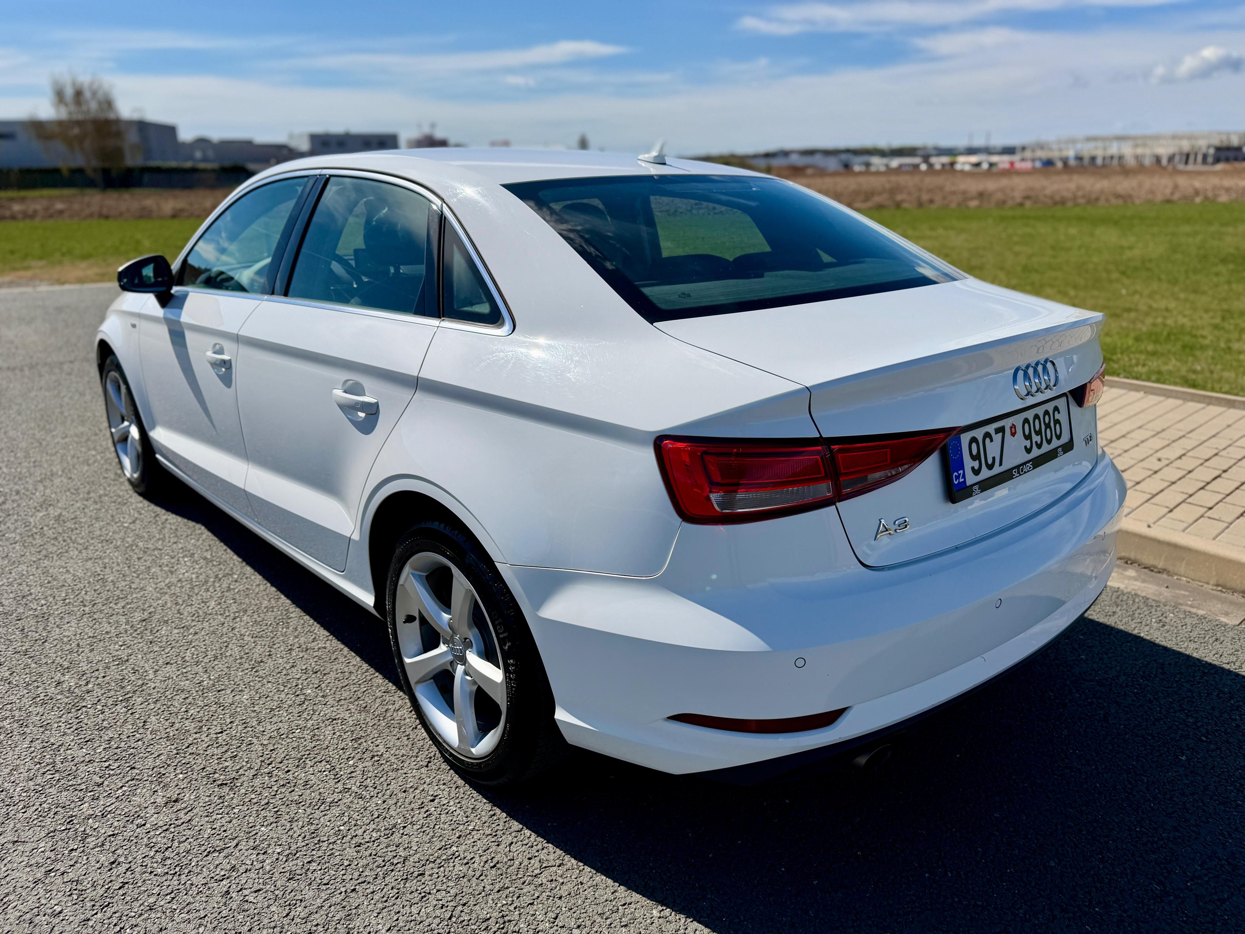 Audi A3, 1.6 TDI S-LINE NAVIGACE TAŽNÉ - fotka 3