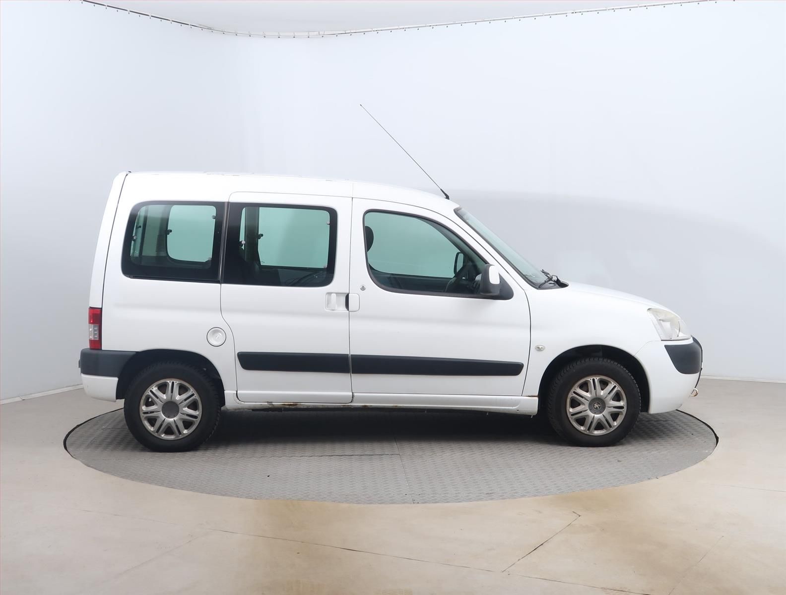 Peugeot Partner, 1.6 HDi, 5Míst, Klima, 1Maj - fotka 6