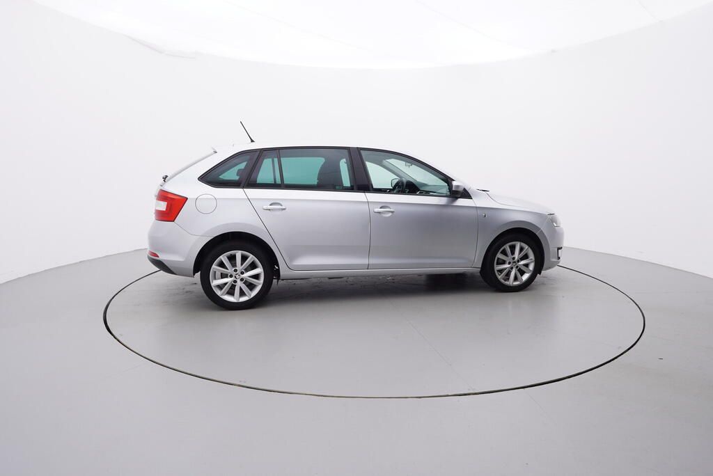 Škoda Rapid, Elegance 1.6 TDI 66 kW - fotka 6