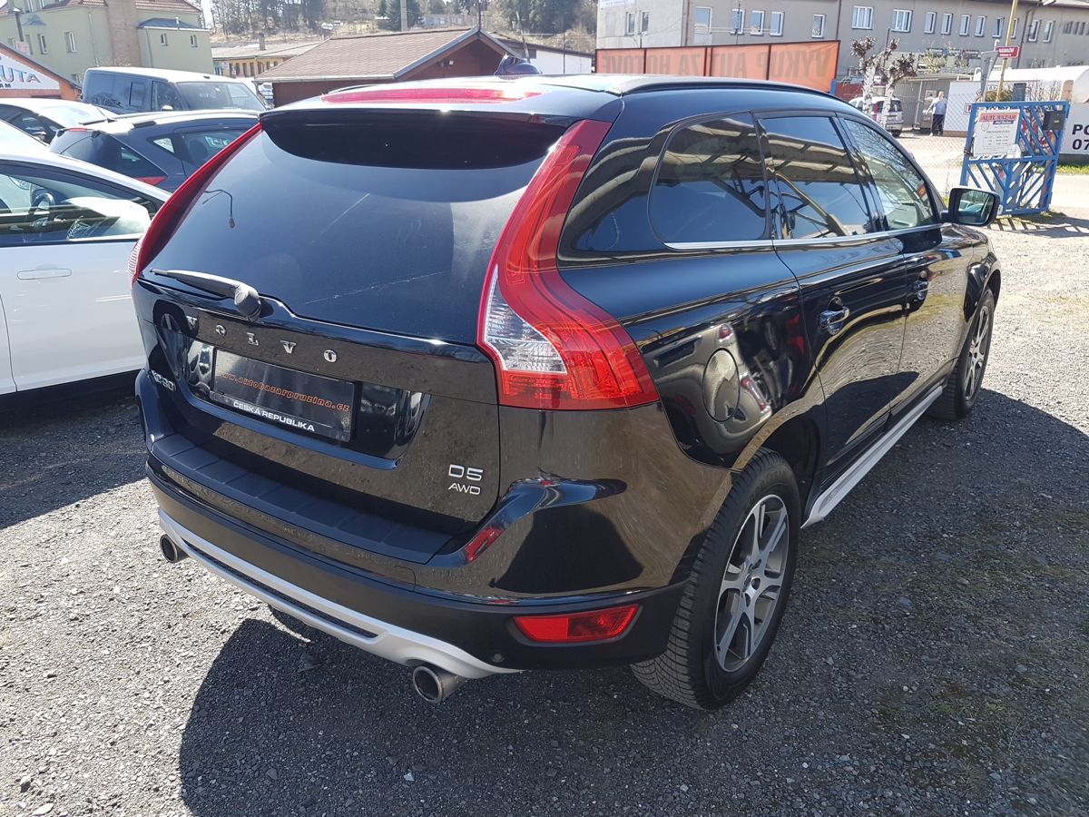 Volvo XC60, 2.4 AWD 151KW D5 R-DESIGN - fotka 6