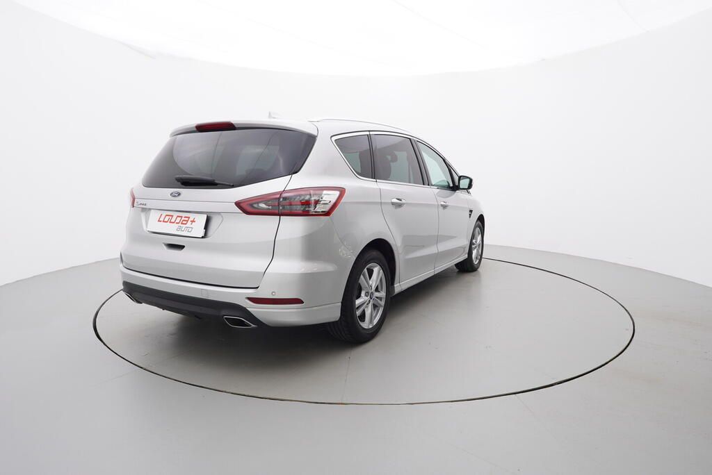 Ford S-MAX, Titanium 2.0 140 kW - fotka 5