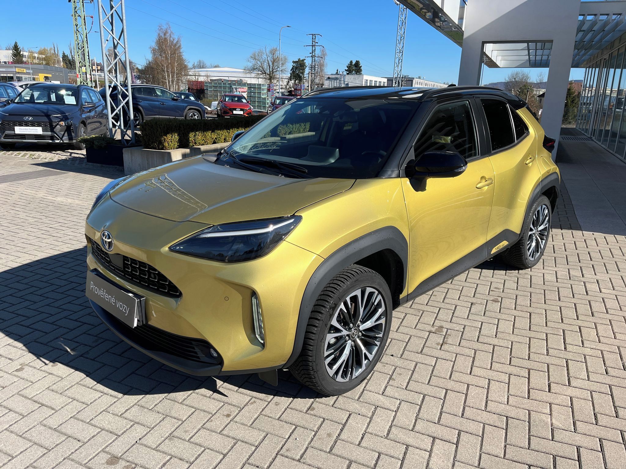 Toyota Yaris Cross, 1.5 Hybrid e-CVT Executive - fotka 2