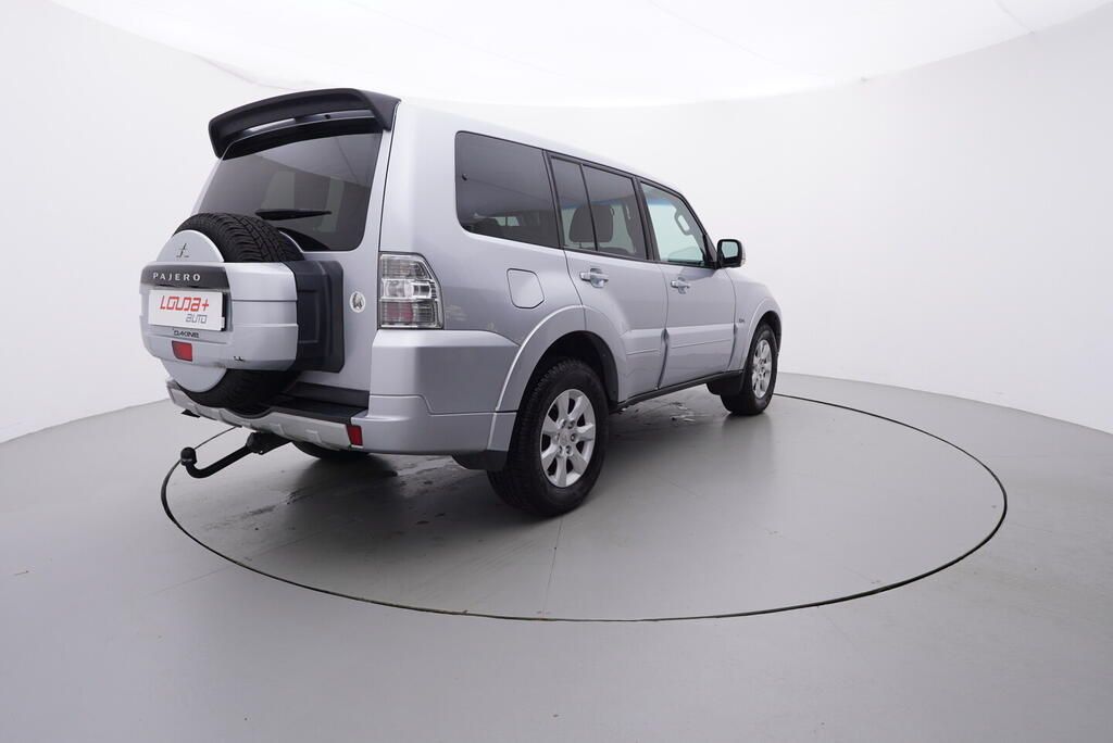 Mitsubishi Pajero, 3.2 147 kW - fotka 5