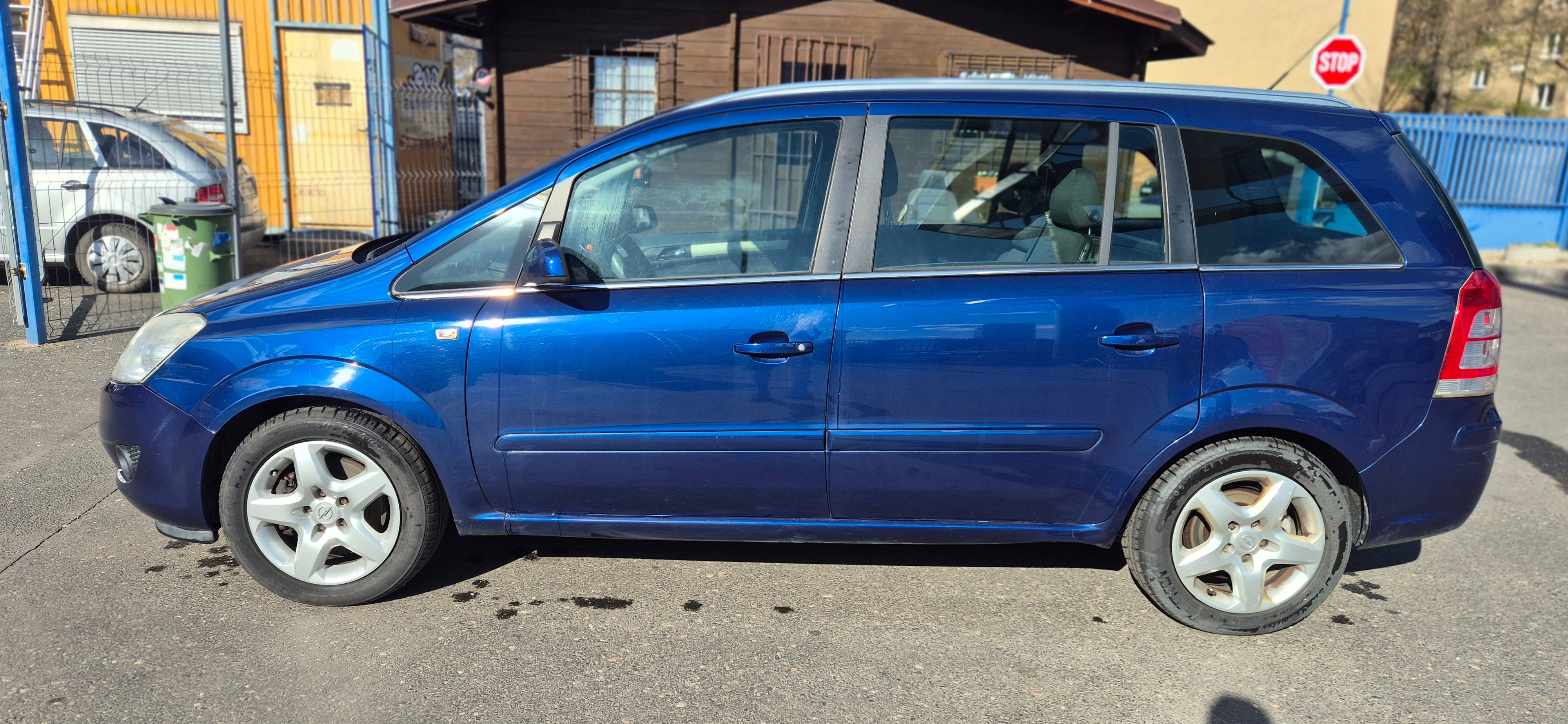 Opel Zafira, 1.7 CDTI 7 MÍST, TAŽNÉ ZAŘ. - fotka 4