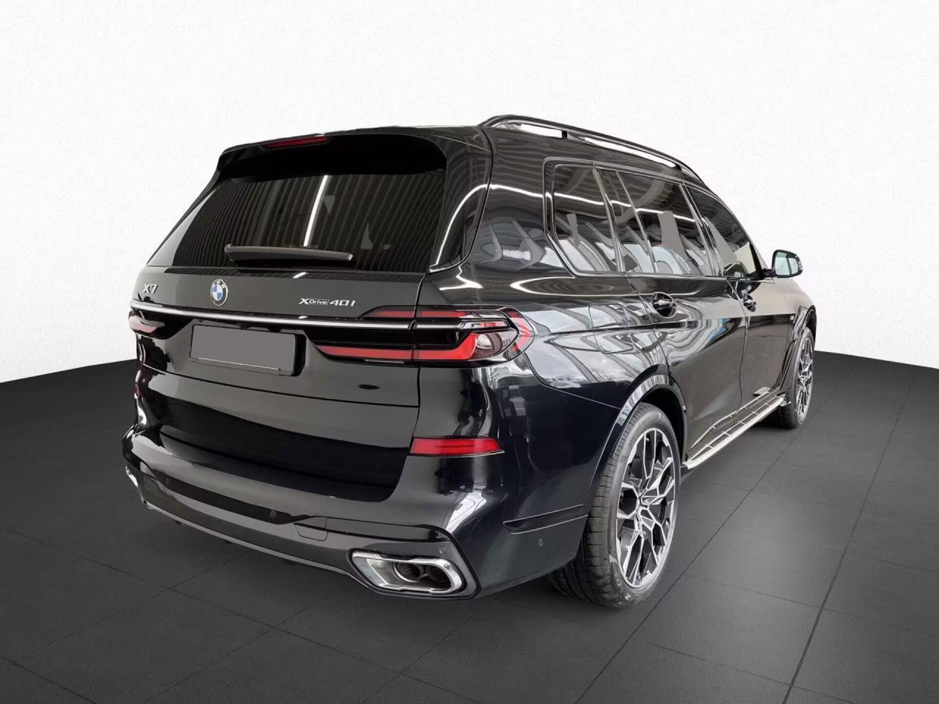 BMW X7, xDrive40i M-Sport ExDrive SkyL - fotka 4