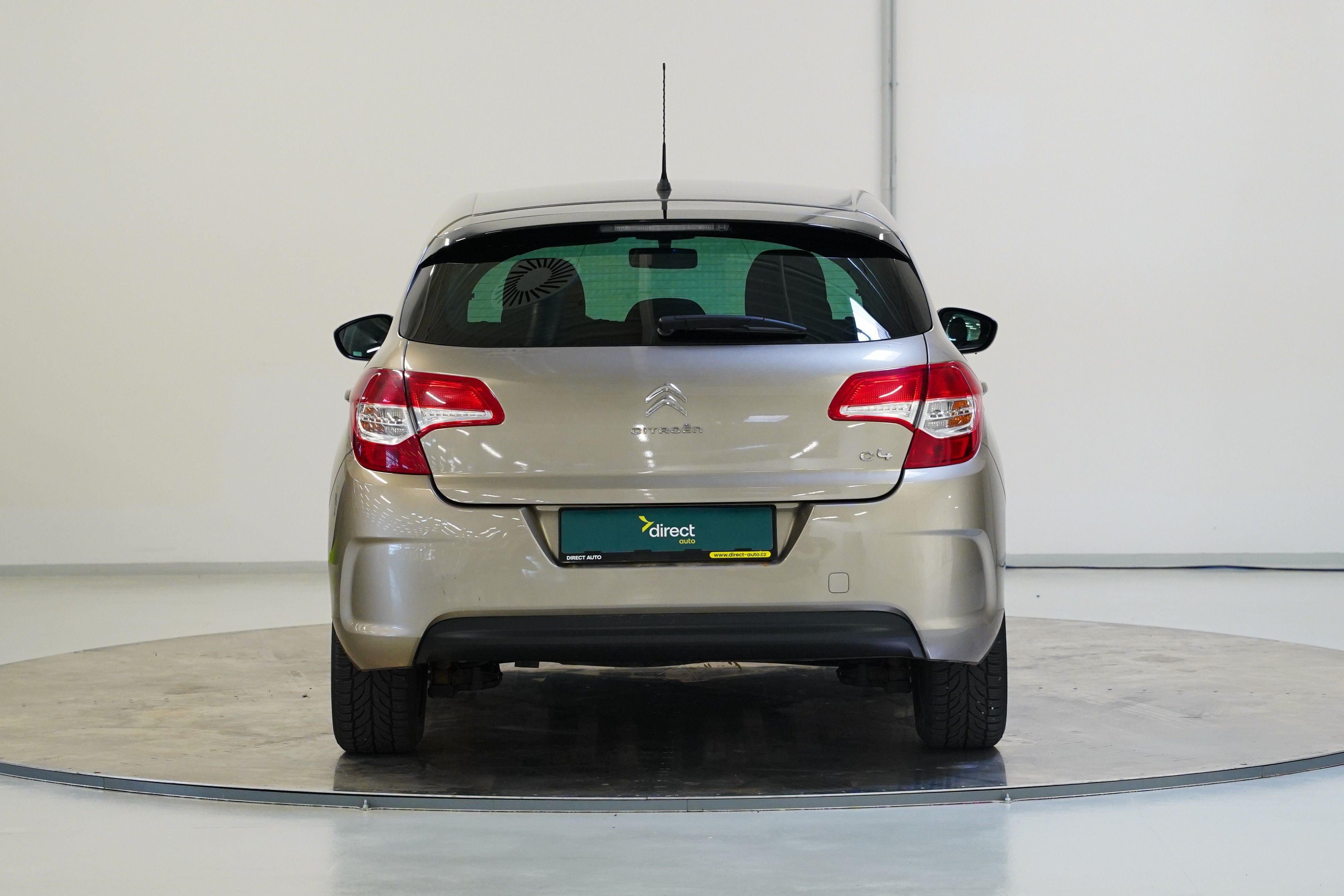 Citroën C4, 1.6 HDI 68 kW - fotka 6